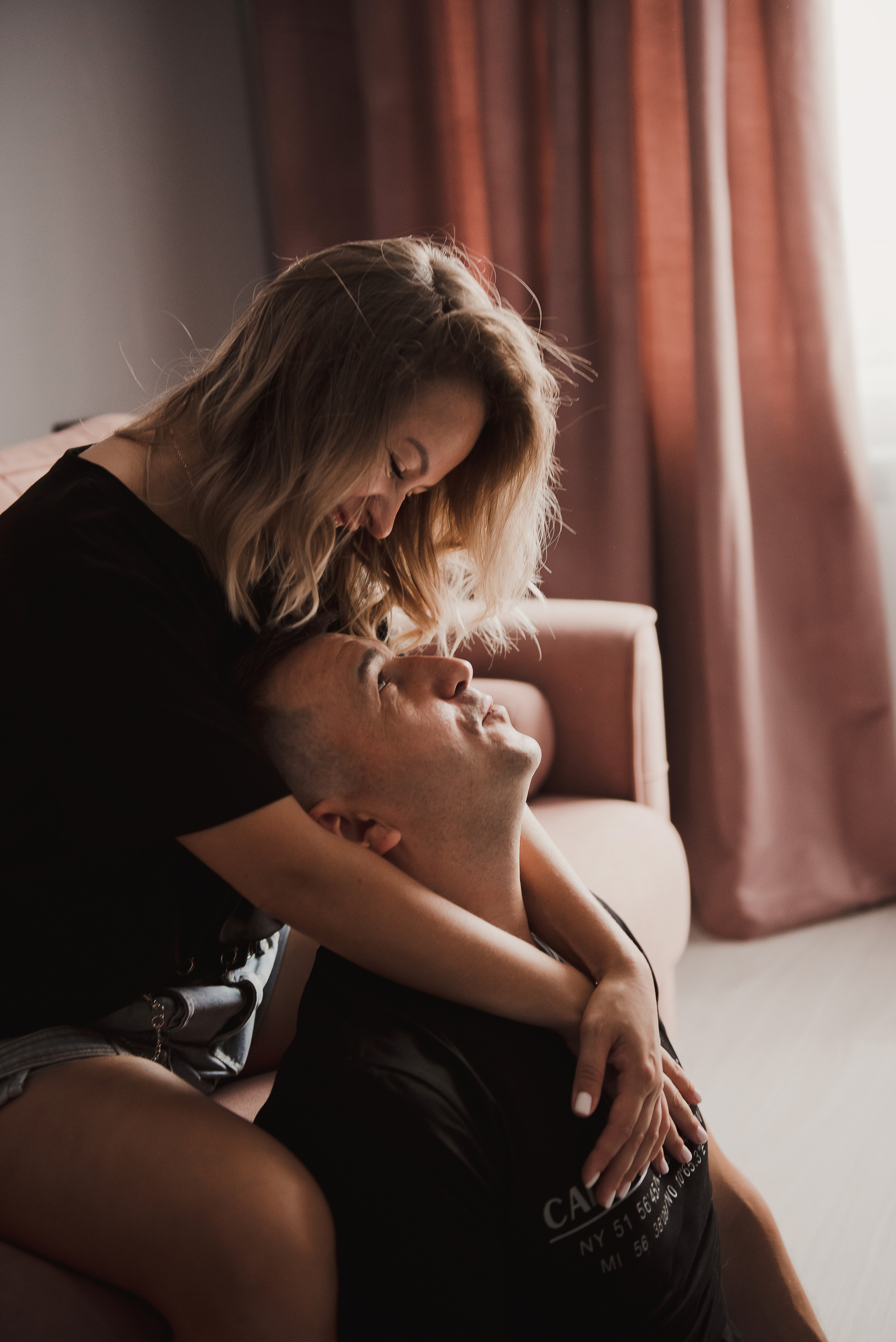 Женя и Лена. Домашняя фотосессия для двоих (и кота). Свадебный и семейный фотограф в Воронеже Алёна Пшеничная