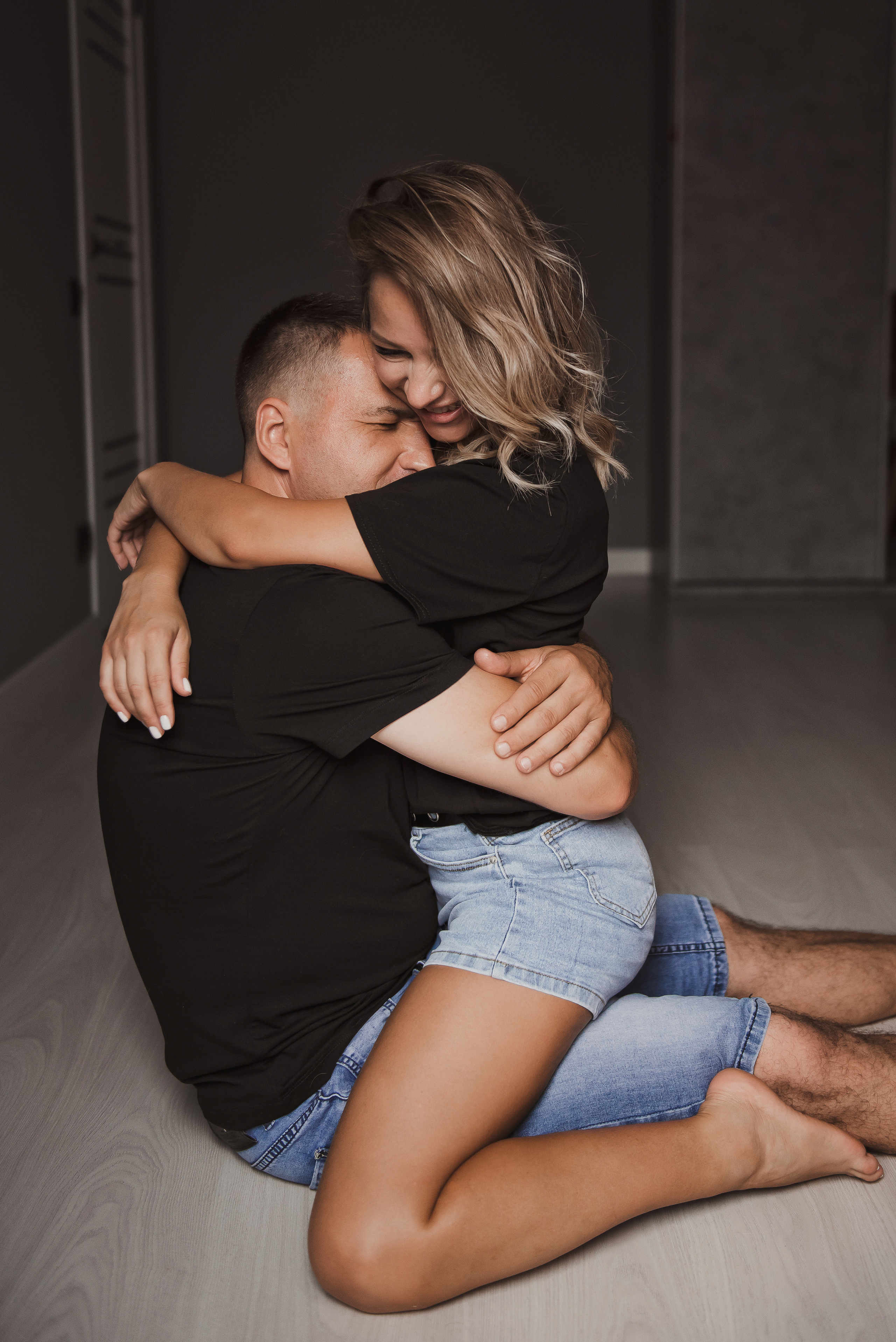 Женя и Лена. Домашняя фотосессия для двоих (и кота). Свадебный и семейный фотограф в Воронеже Алёна Пшеничная