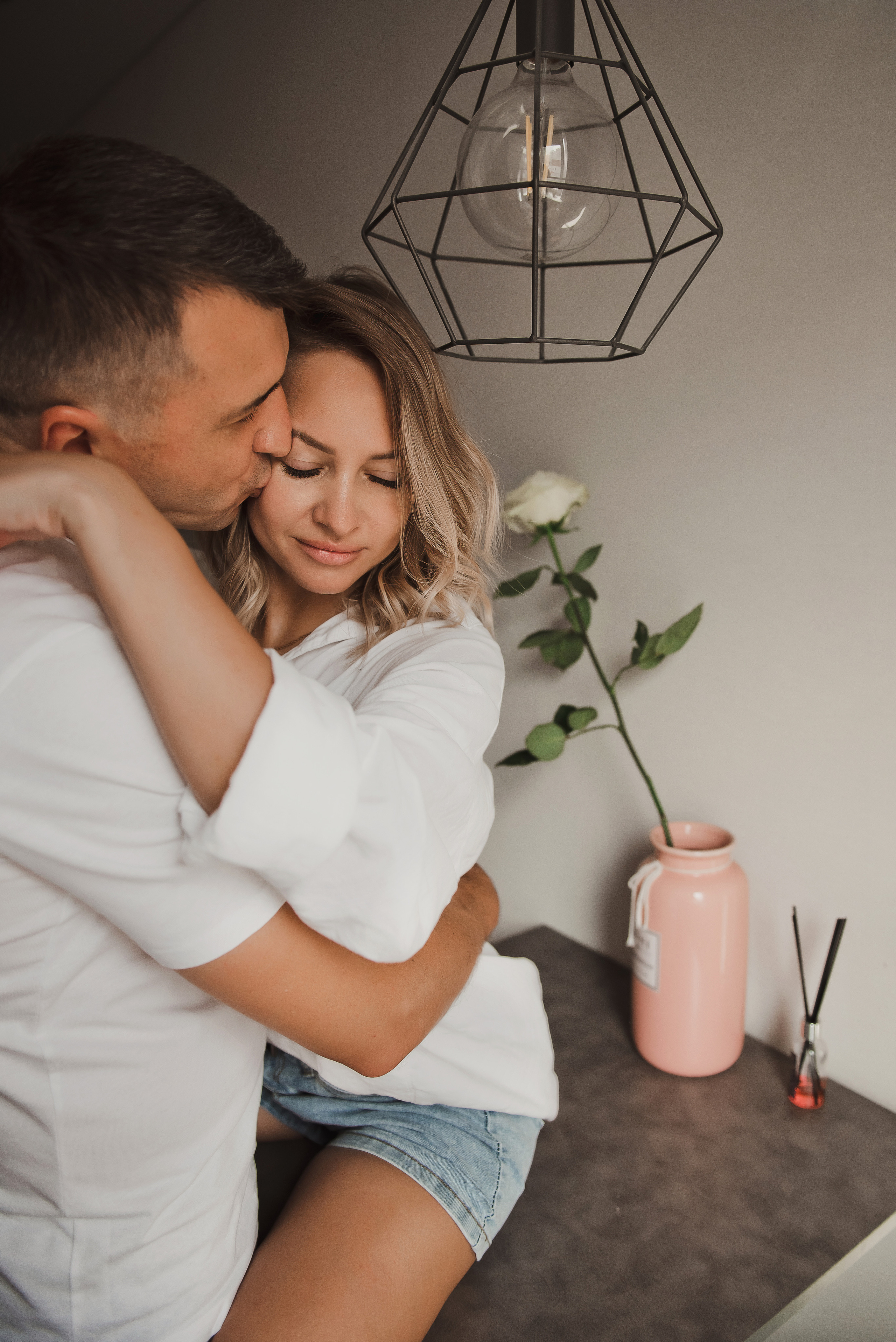 Женя и Лена. Домашняя фотосессия для двоих (и кота). Свадебный и семейный фотограф в Воронеже Алёна Пшеничная