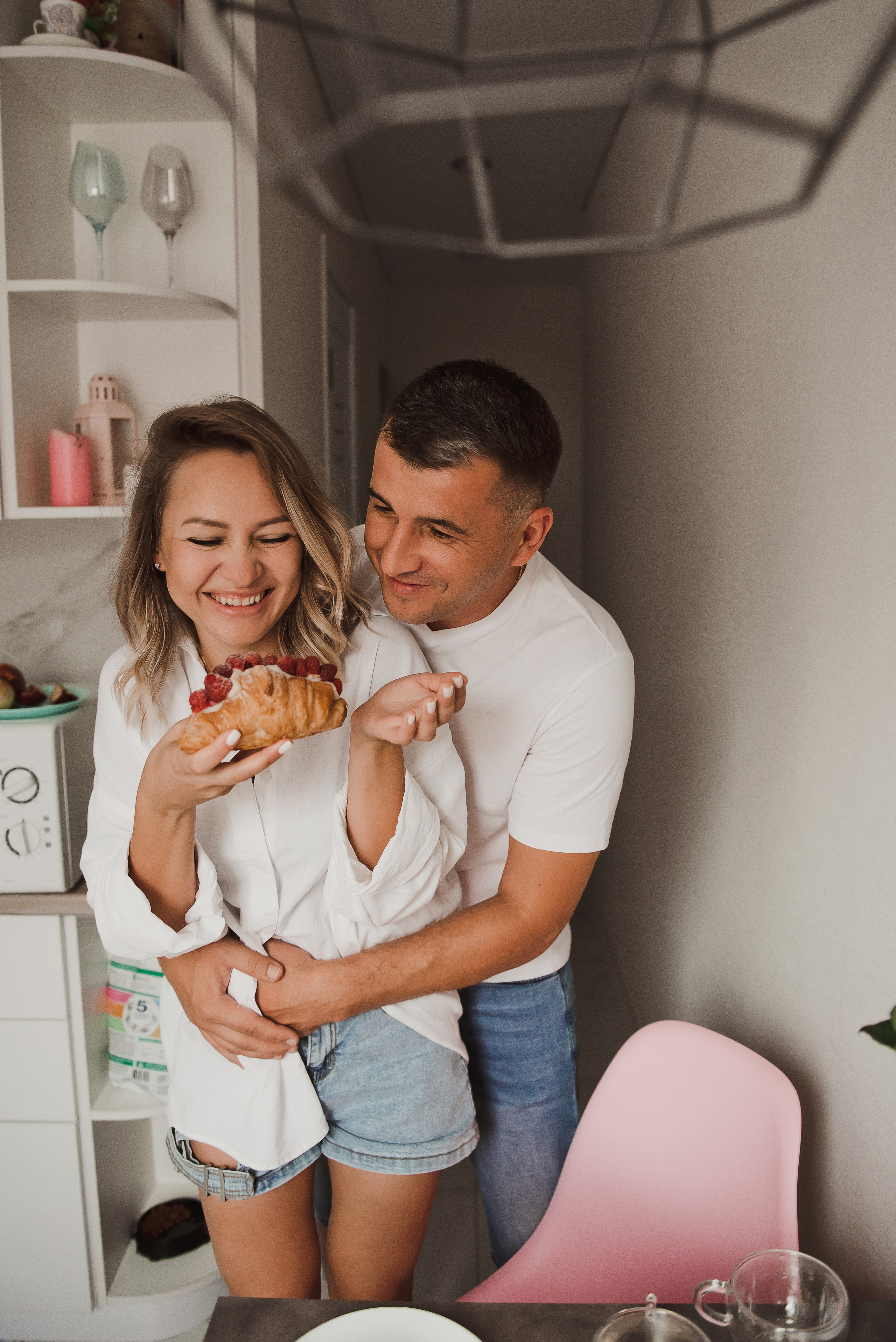 Женя и Лена. Домашняя фотосессия для двоих (и кота). Свадебный и семейный фотограф в Воронеже Алёна Пшеничная