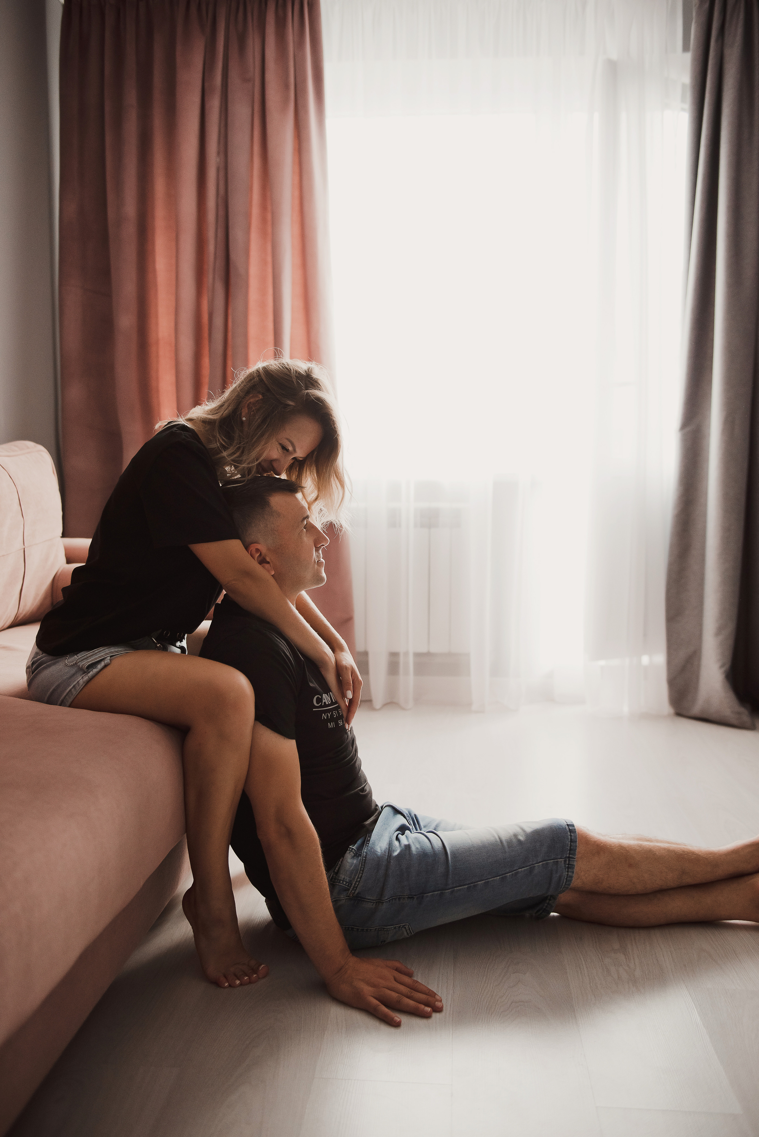 Женя и Лена. Домашняя фотосессия для двоих (и кота). Свадебный и семейный фотограф в Воронеже Алёна Пшеничная