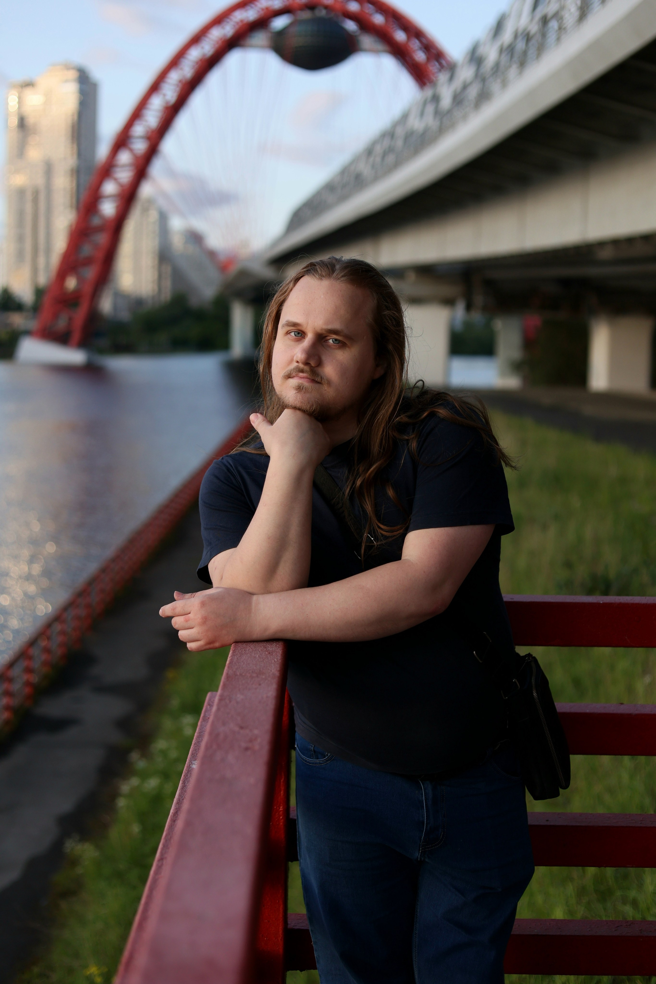 Сергей на Живописном мосту. Видеограф и фотограф Надежда Корнейчик