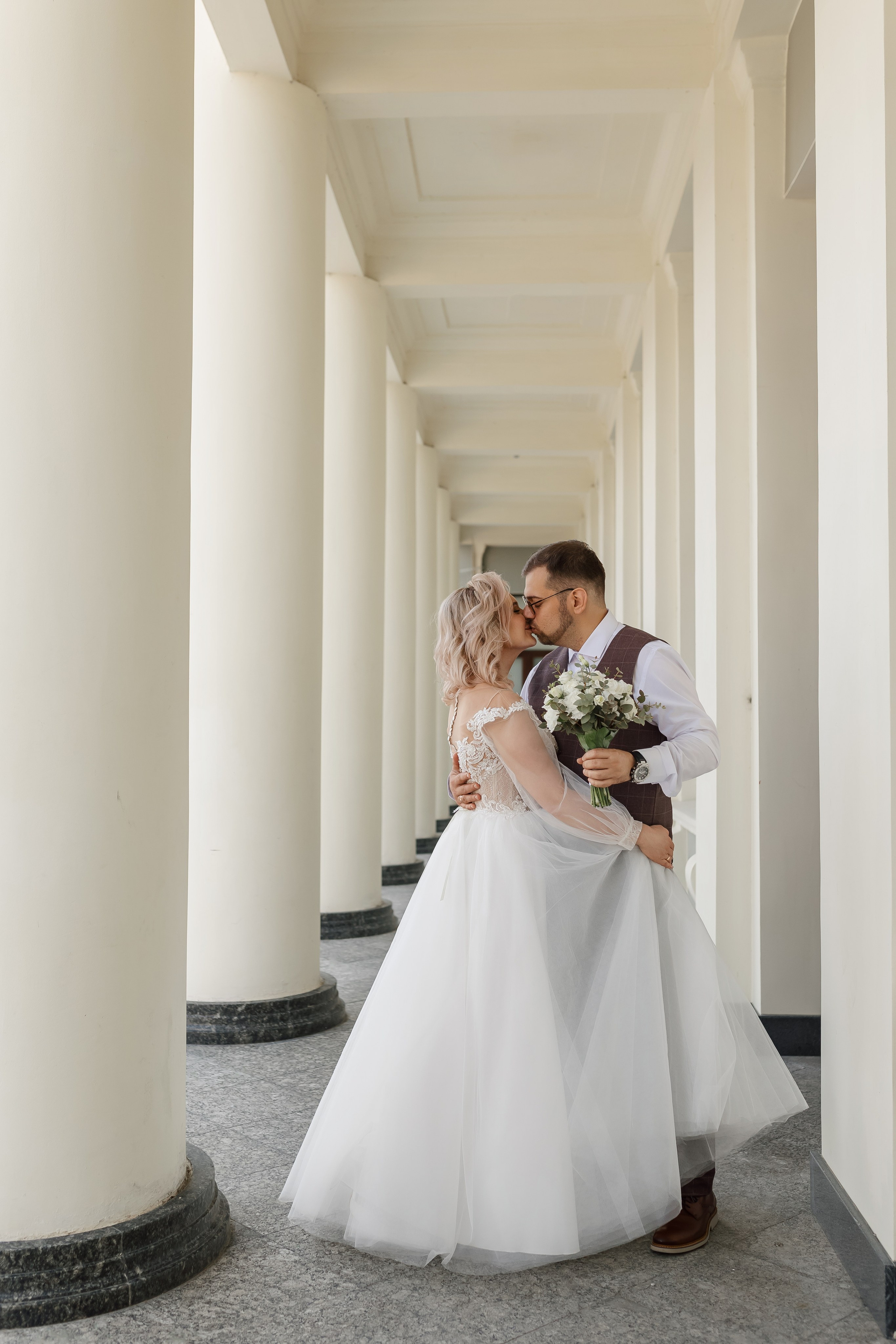 Максим и Юля. Дом офицеров. Свадебный фотограф в Хабаровске