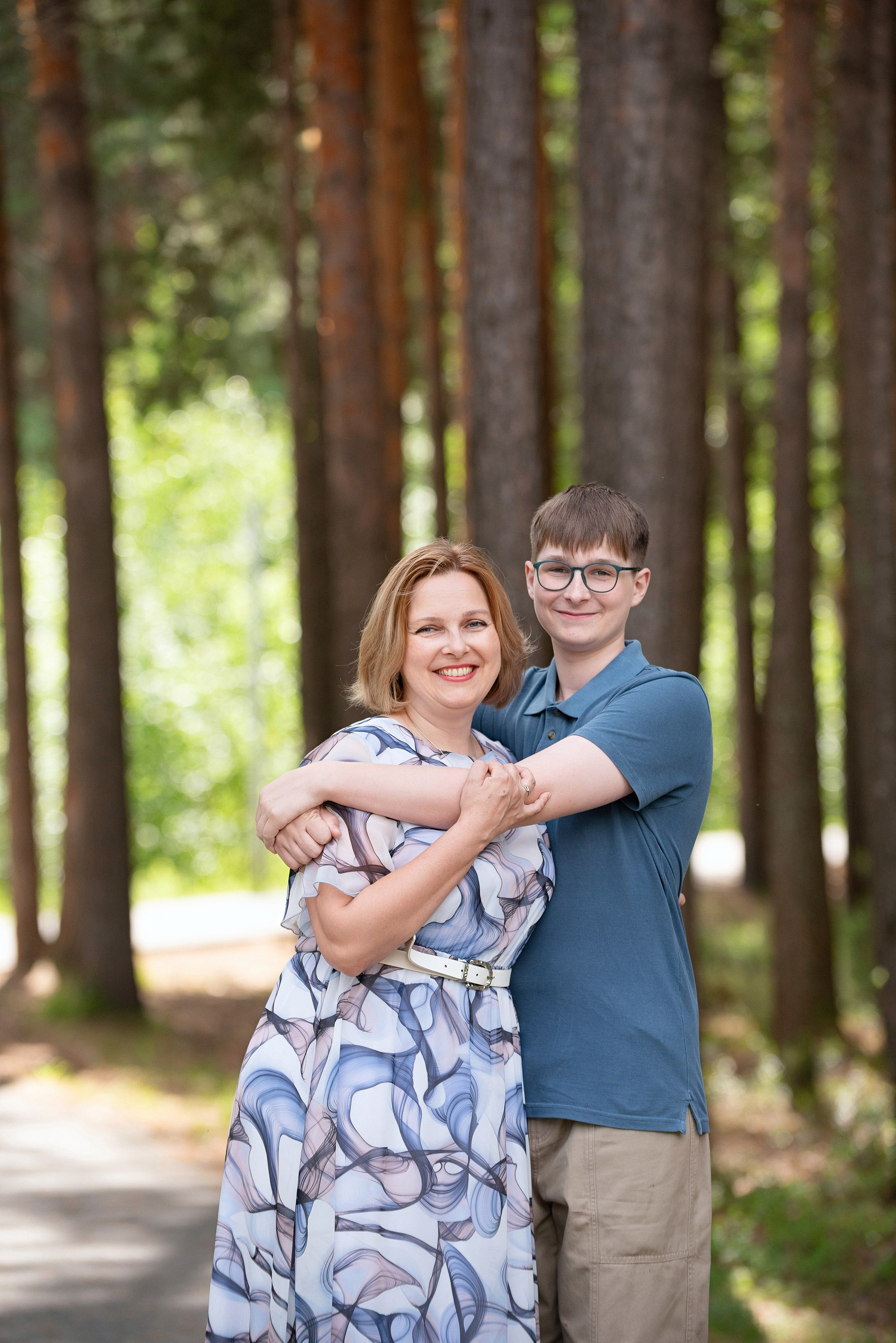 Семейная прогулка в парке Кедровый Лог. Детский и семейный фотограф в Сургуте и Нефтеюганске Анна Старцева