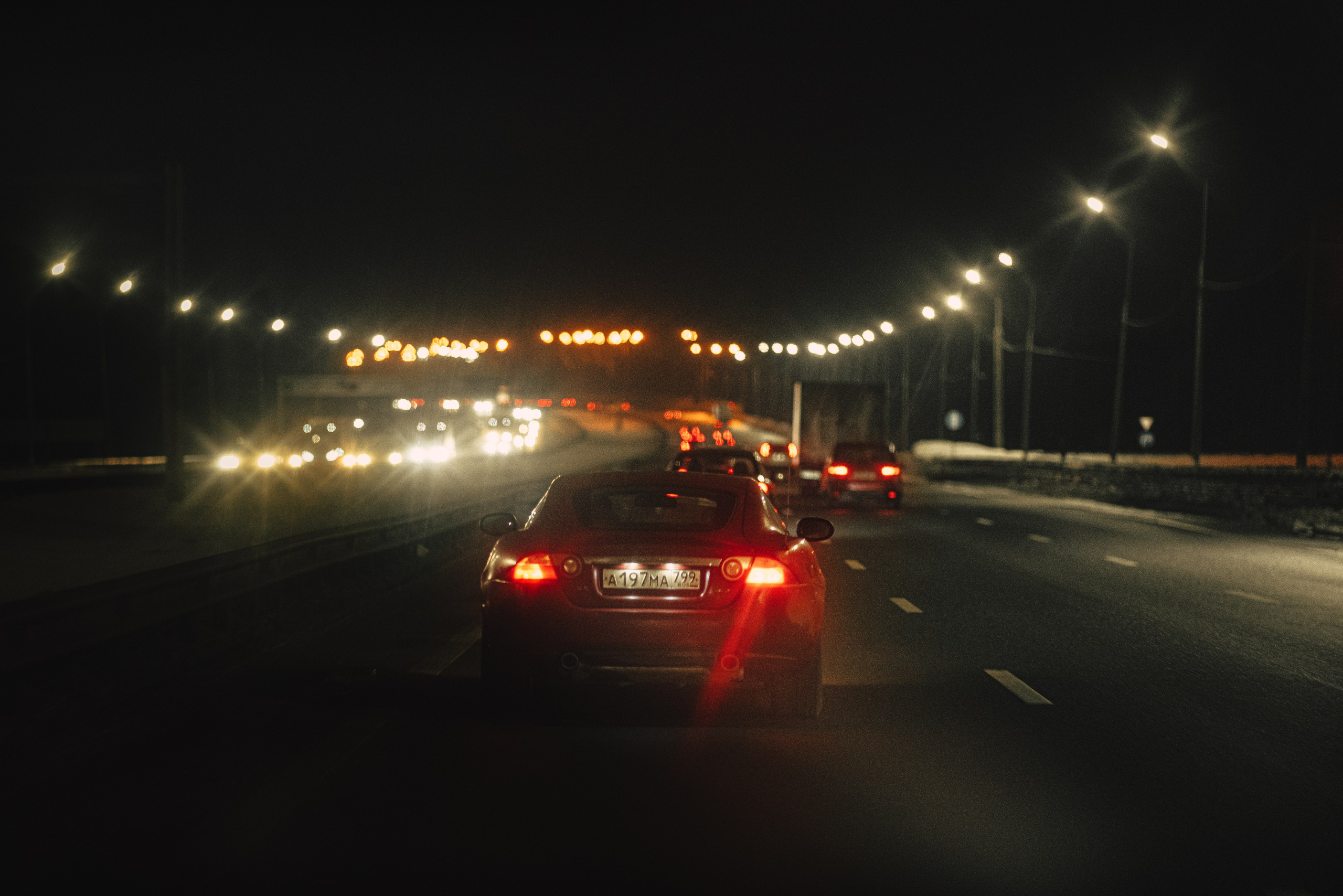 Поездка на автомобилях в ресторан. Жуков Илья  свадебный фотограф в Москве