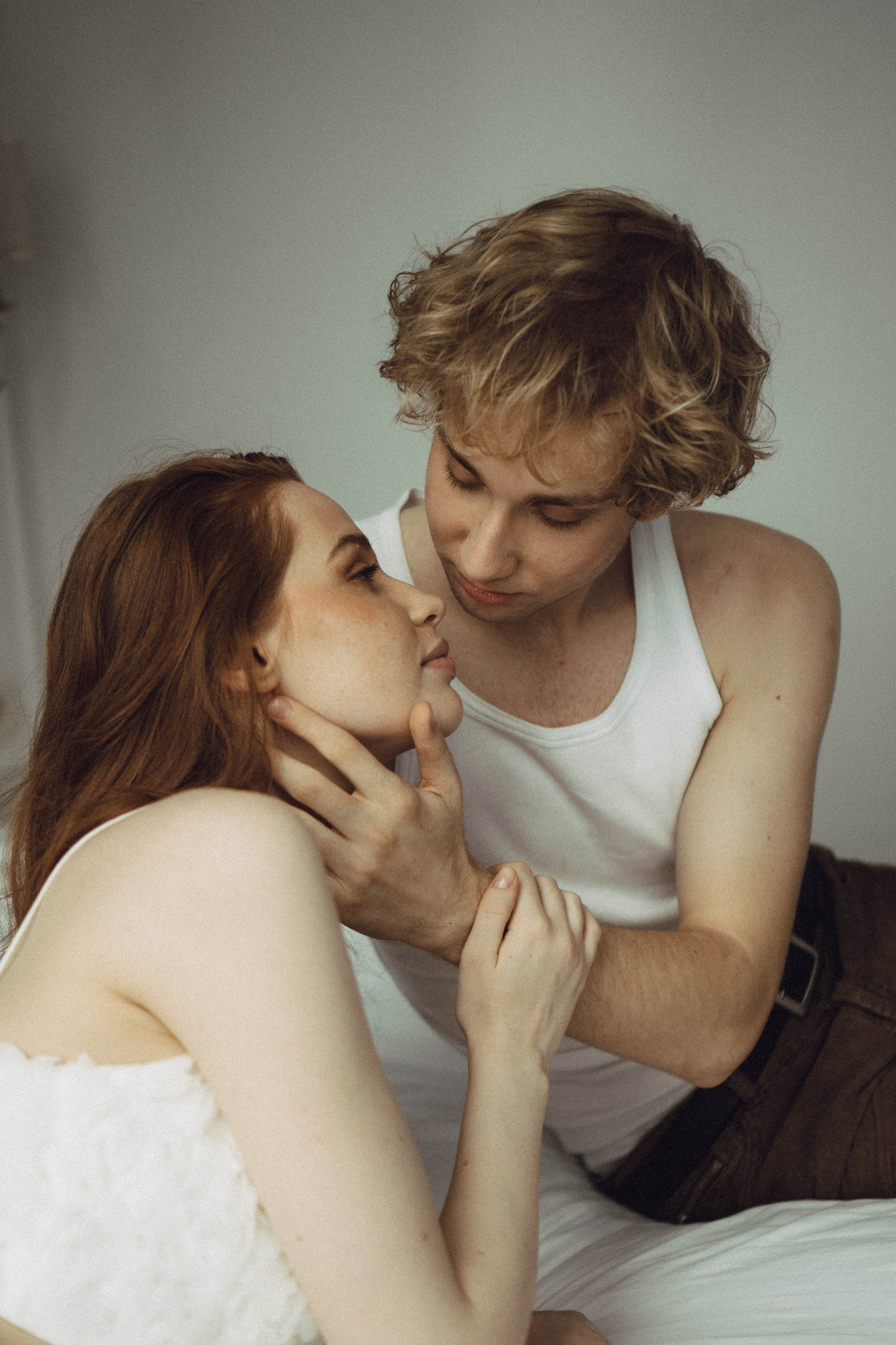 СВАДЕБНАЯ СЬЕМКА В ОТЕЛЕ. СБОРЫ ЖЕНИХА И НЕВЕСТЫ И ТАКЖЕ ТОР И ПОДГОТОВКА К ПРОГУЛКЕ. Профессиональный фотограф, Санкт-Петербург — Виктория Богомолова