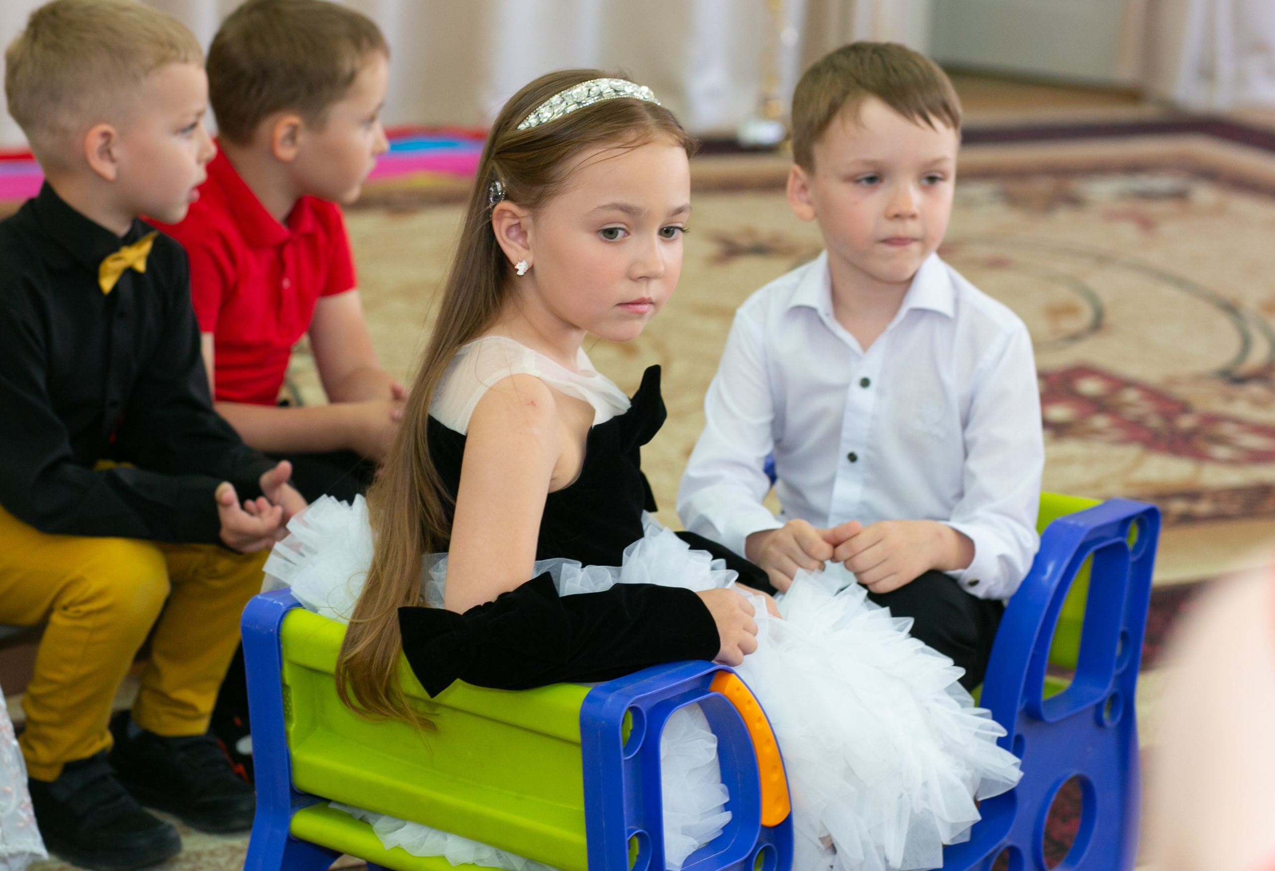 Выпускные и Утренники. Фотограф новорожденных и семейный фотограф НСО г. Бердск Марина Львова