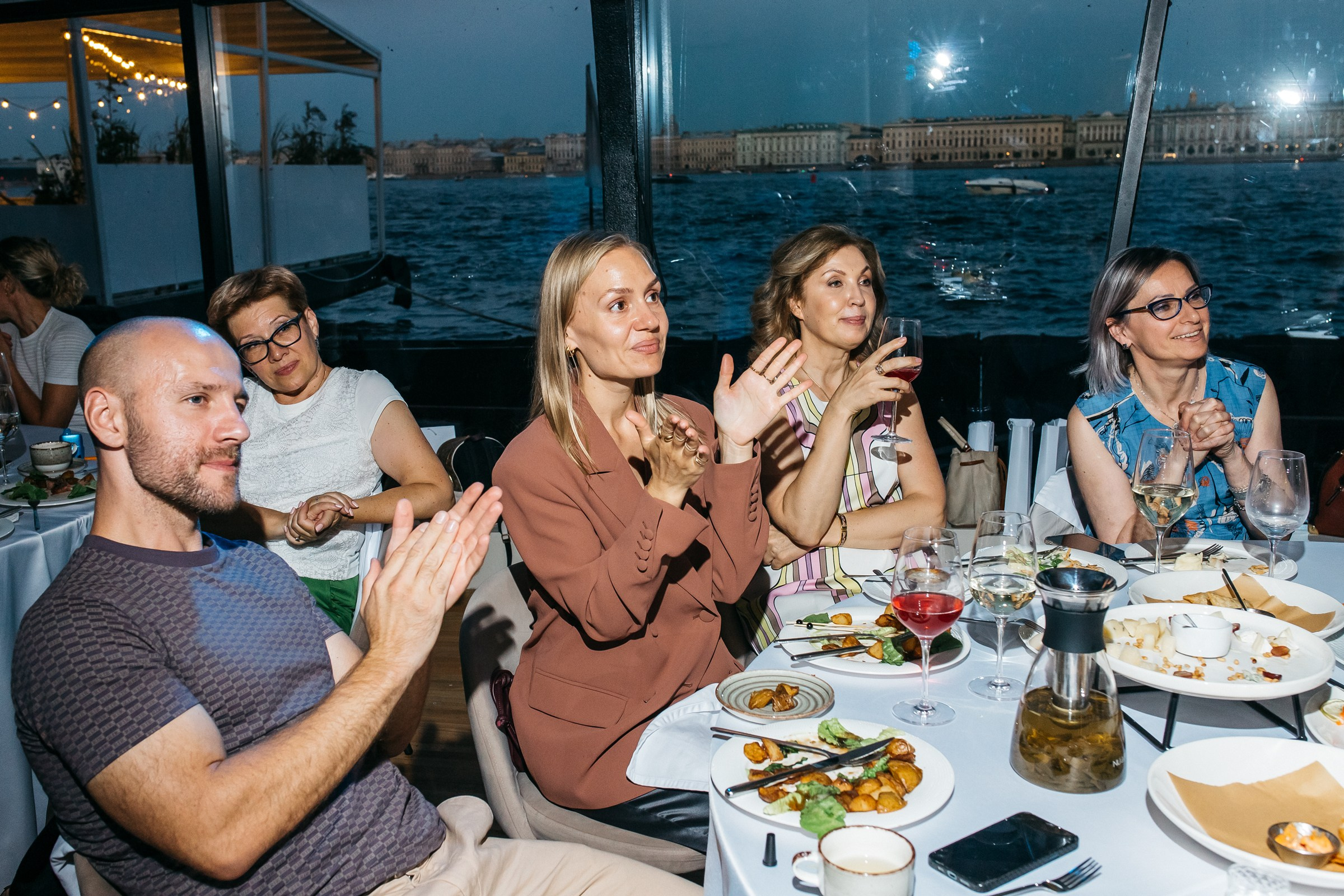 Репортажный фотограф на кораблик Питер