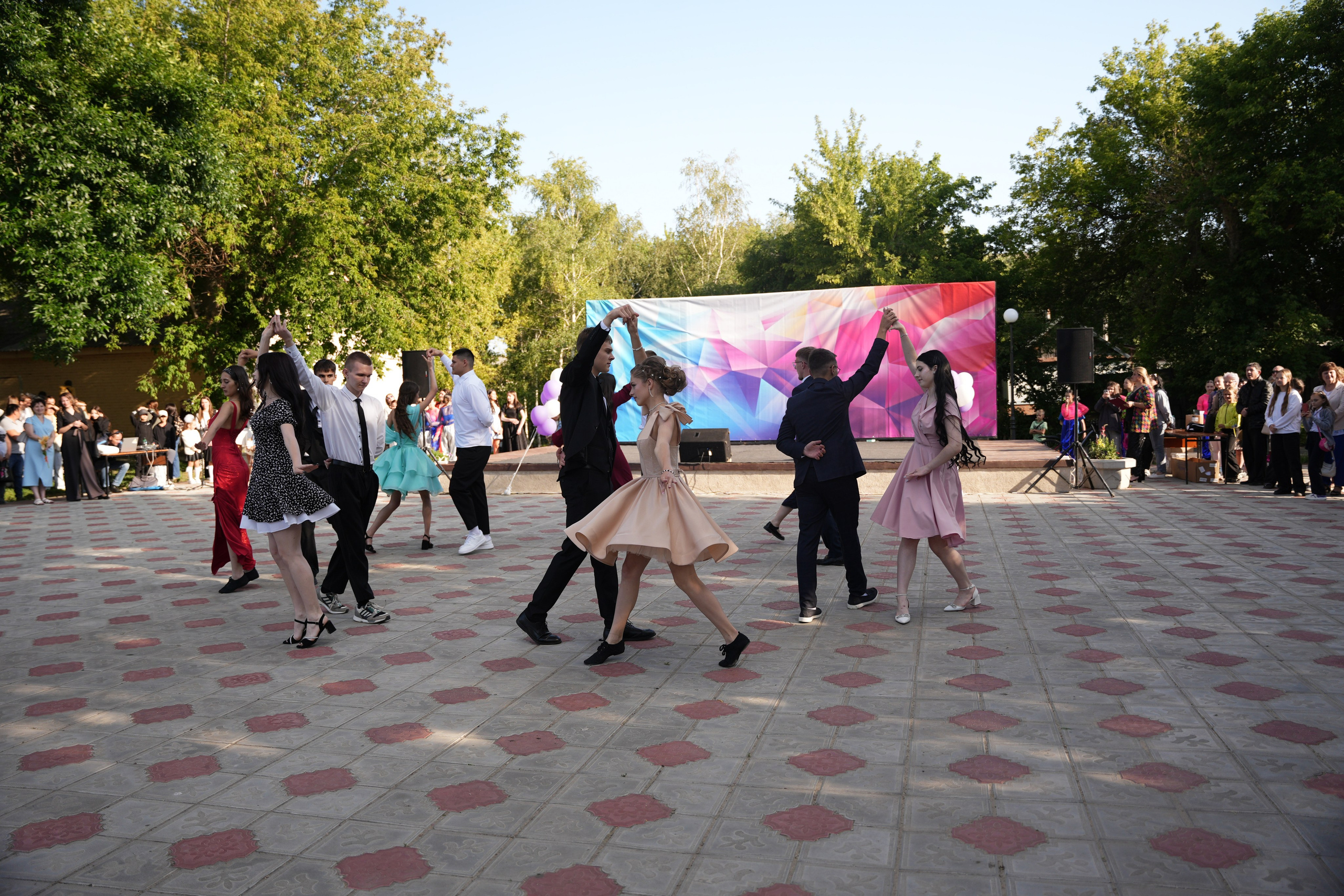 Выпускной в парке. Ольга Плаксина фотограф в Саратове