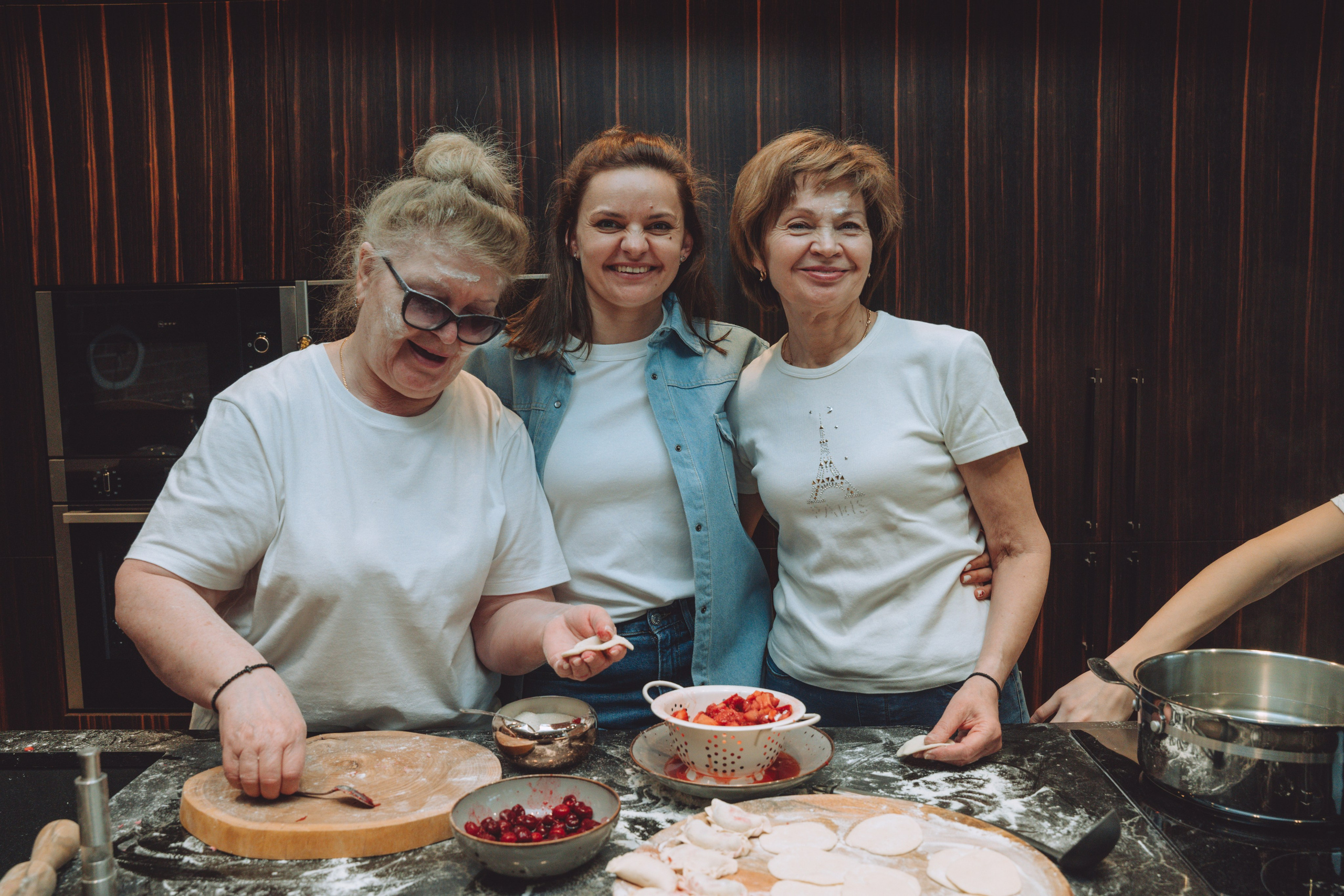 МЫ ЛЕПИЛИ ВАРЕНИКИ. Семейный и детский фотограф Анна Бренч
