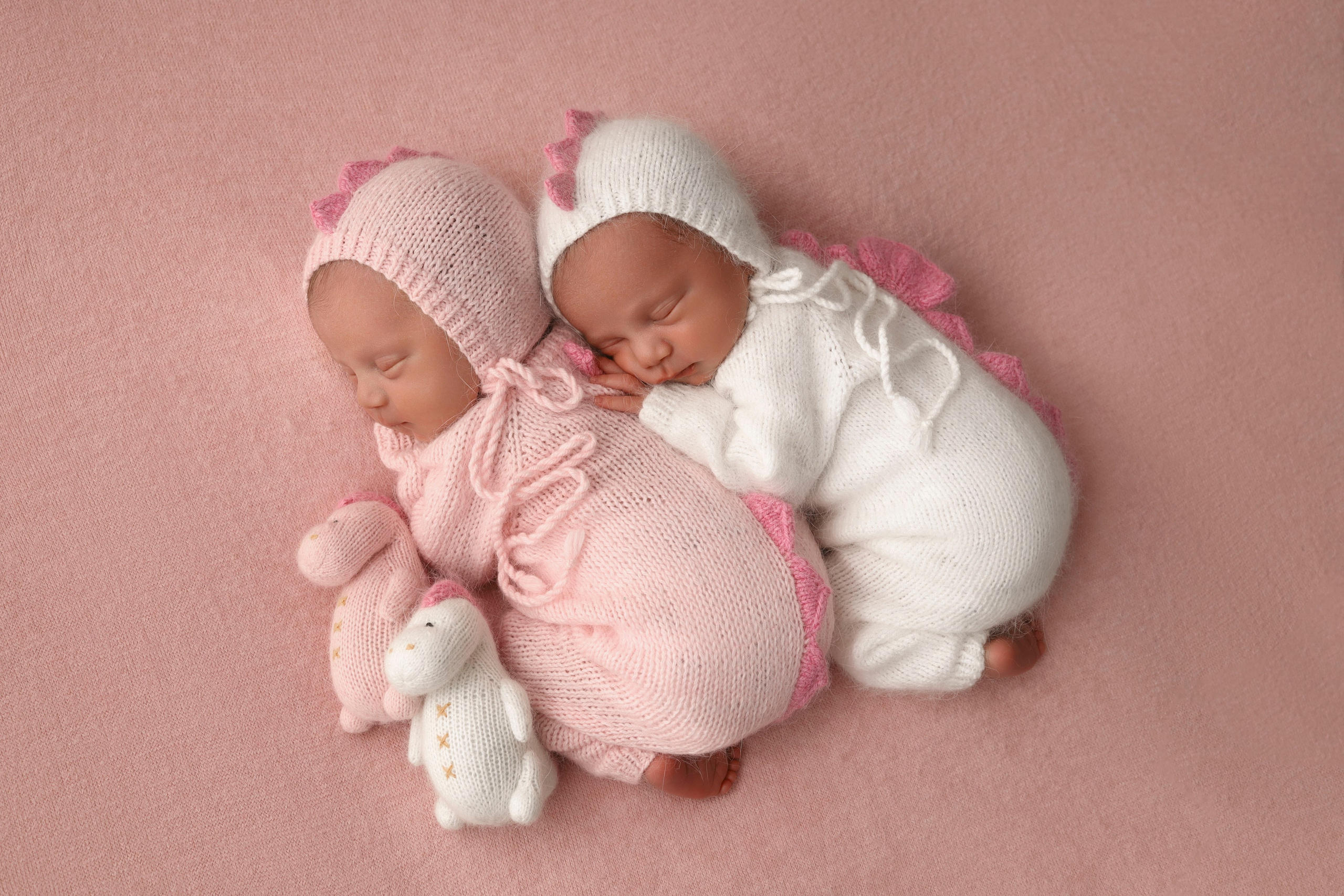 Двойня. Фотограф новорожденных и детский фотограф в Новосибирске