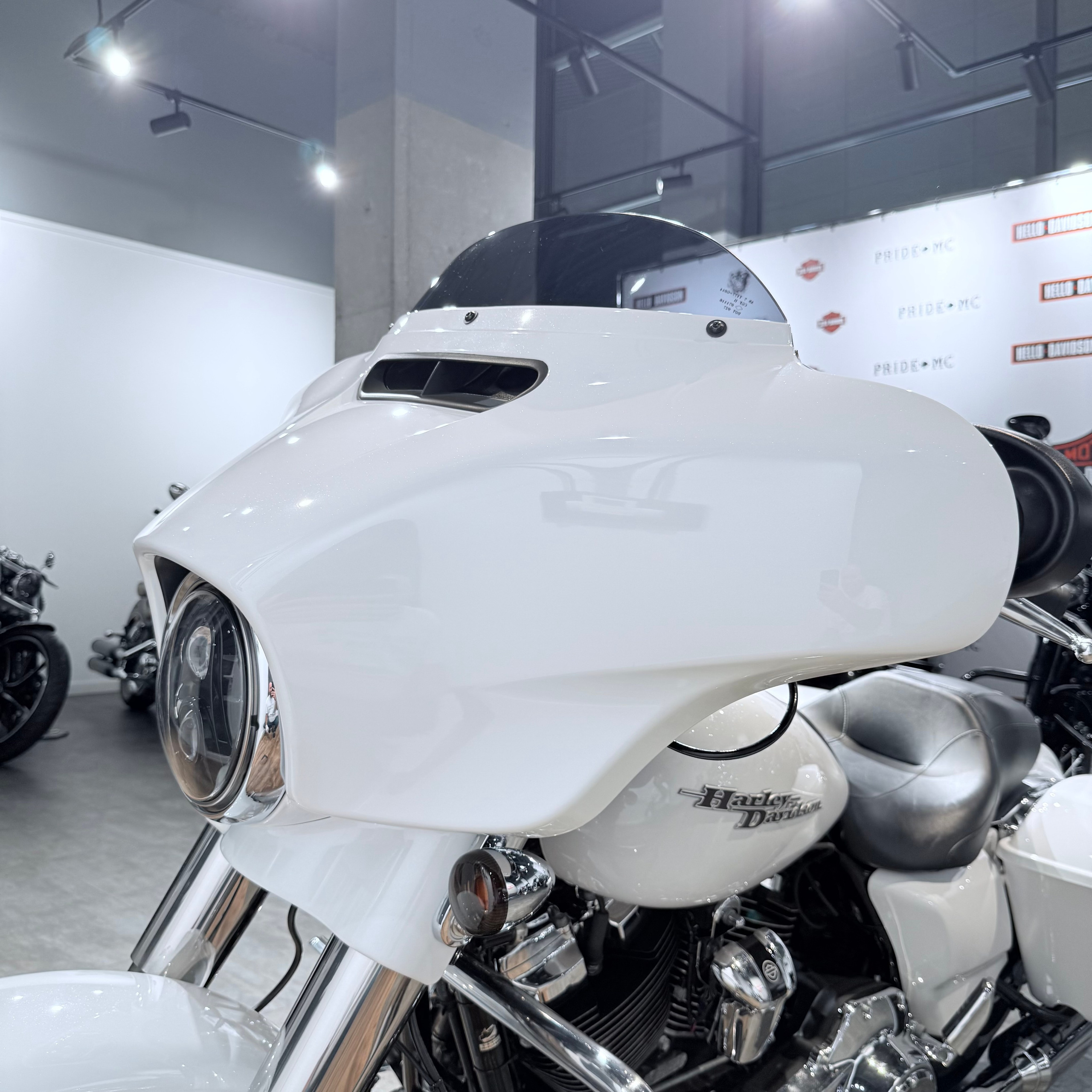 Мотоциклы Harley-Davidson 2017 Street Glide 107 АВS ICE (Touring) — купить мотоцикл. Hello Davidson, Москва. Только хорошие мотоциклы…