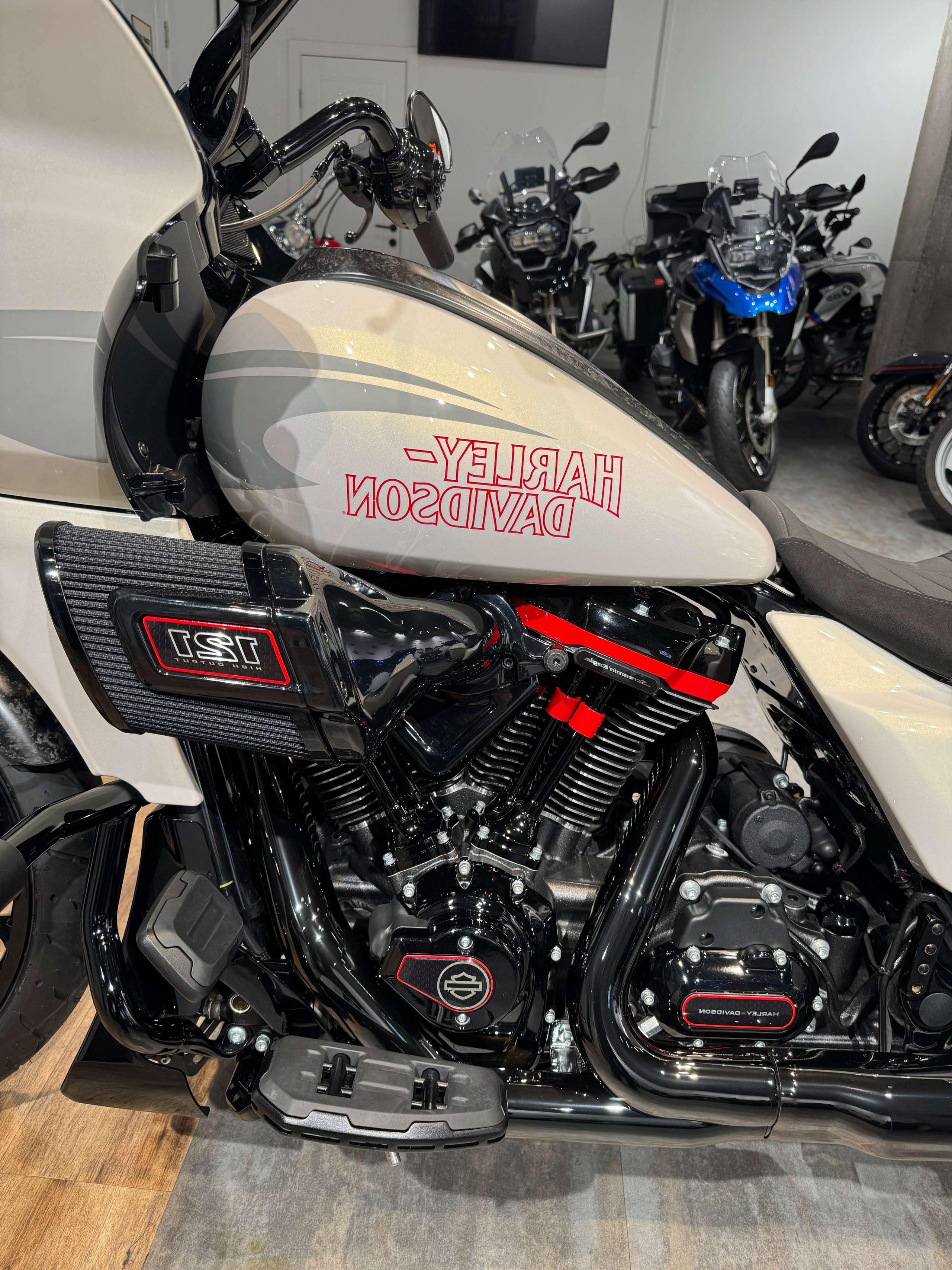 Мотоциклы Harley-Davidson 2024 CVO Road Glide ST 121 (Touring)  — купить мотоцикл. Hello Davidson, Москва. Только хорошие мотоциклы…