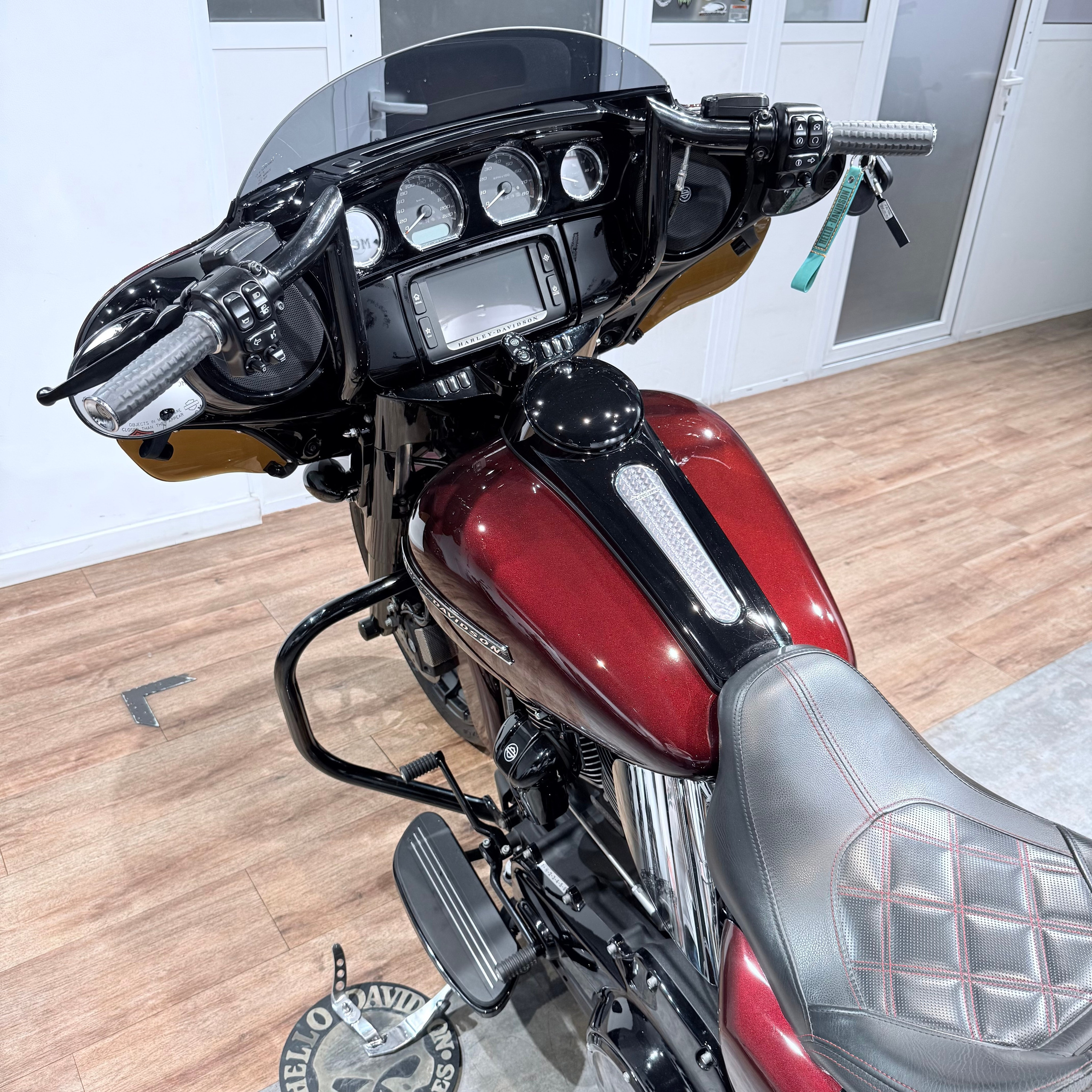 2017 Street Glide Sресiаl 107 Purple Сhоkоlatе. Hello Davidson, Москва. Только хорошие мотоциклы…
