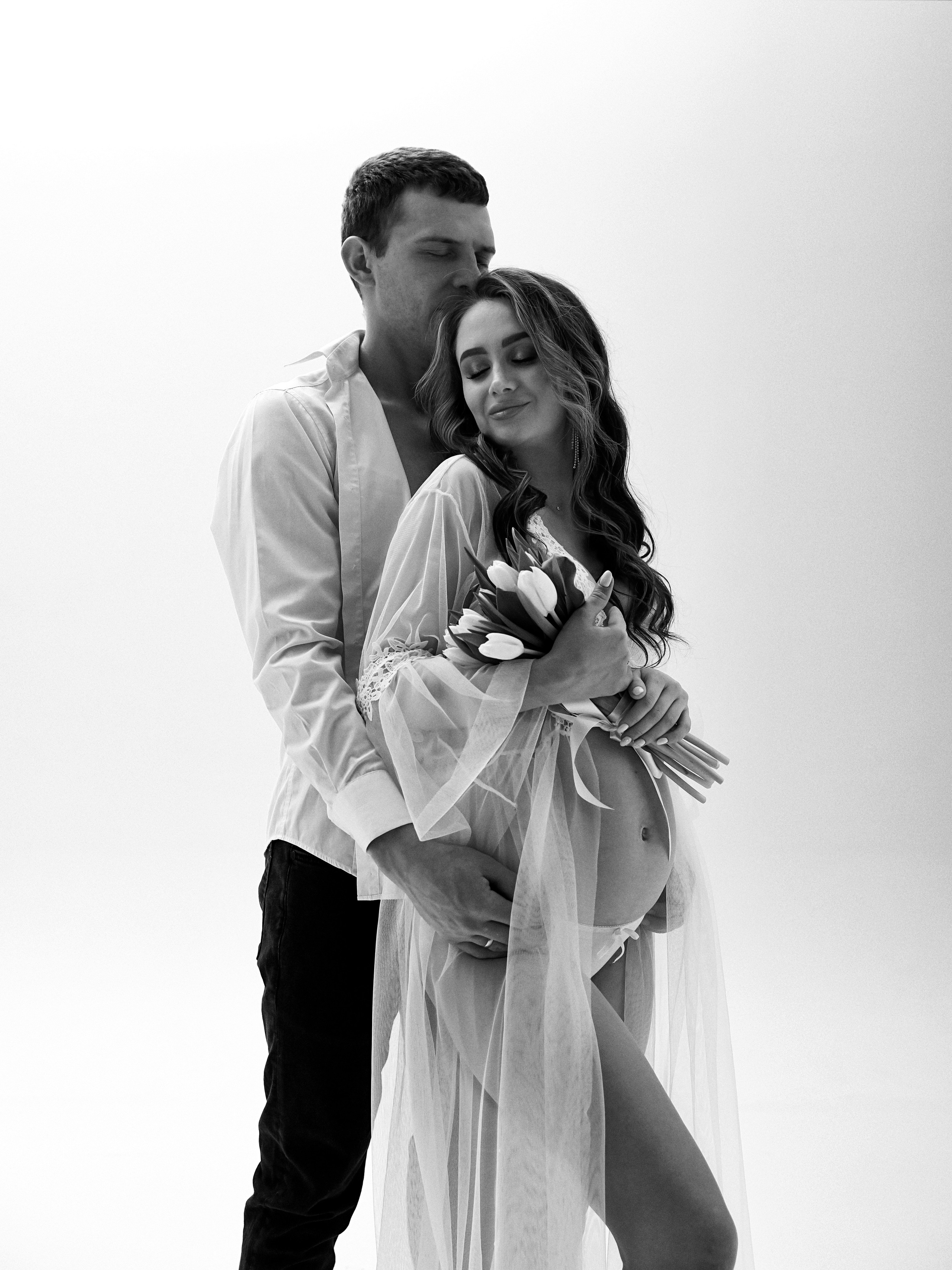 Фото беременной девушки с мужем