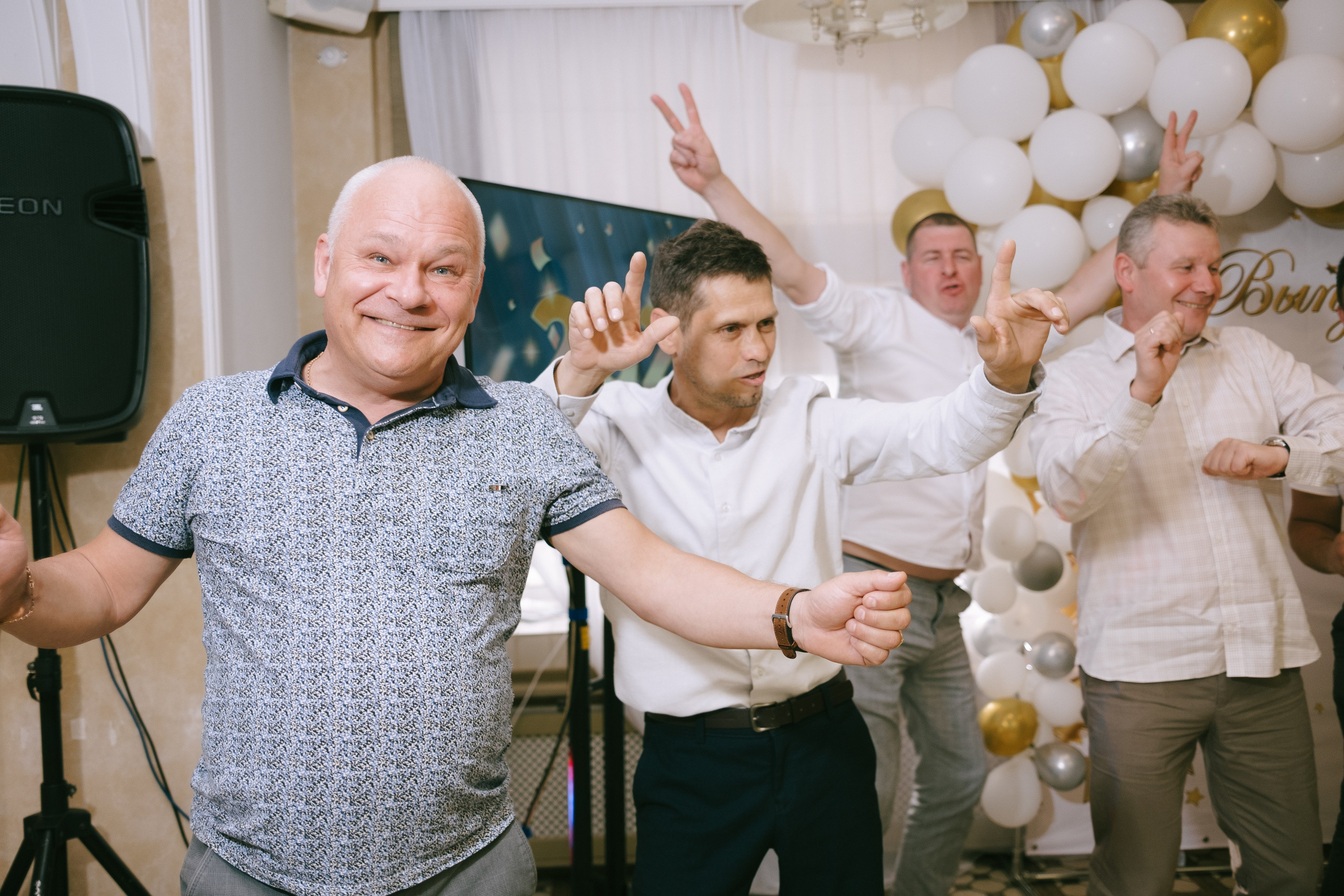 Выпускной школа 33. Свадебный и репортажной фотограф Денис Ожигин в Краснодаре и Краснодарском крае