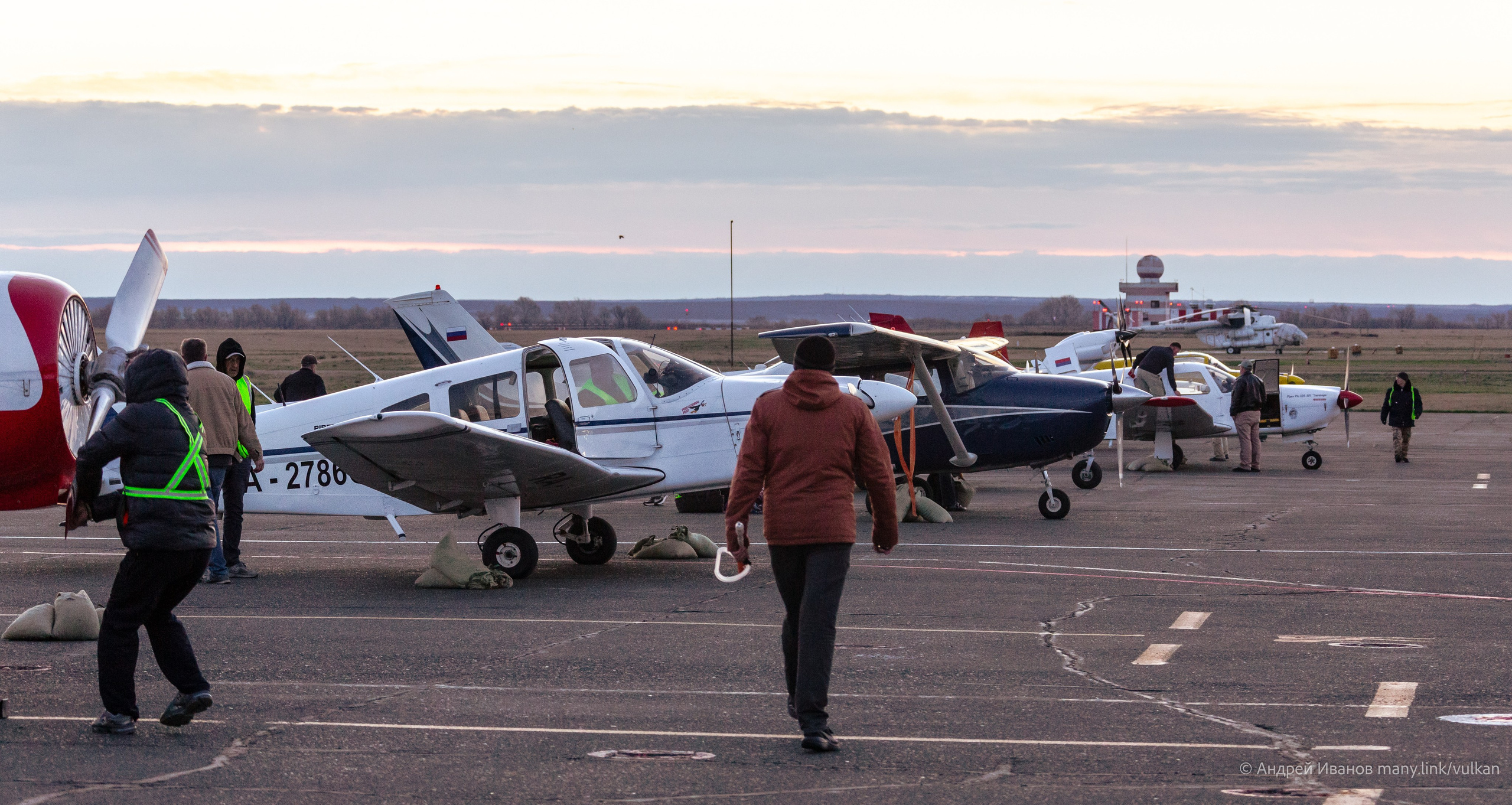 Перелёт на Байконур в 2026 г на самолётах АОН. Фотоальбом показывающий увлекательный мир авиации и мир медведей Андрея Иванова