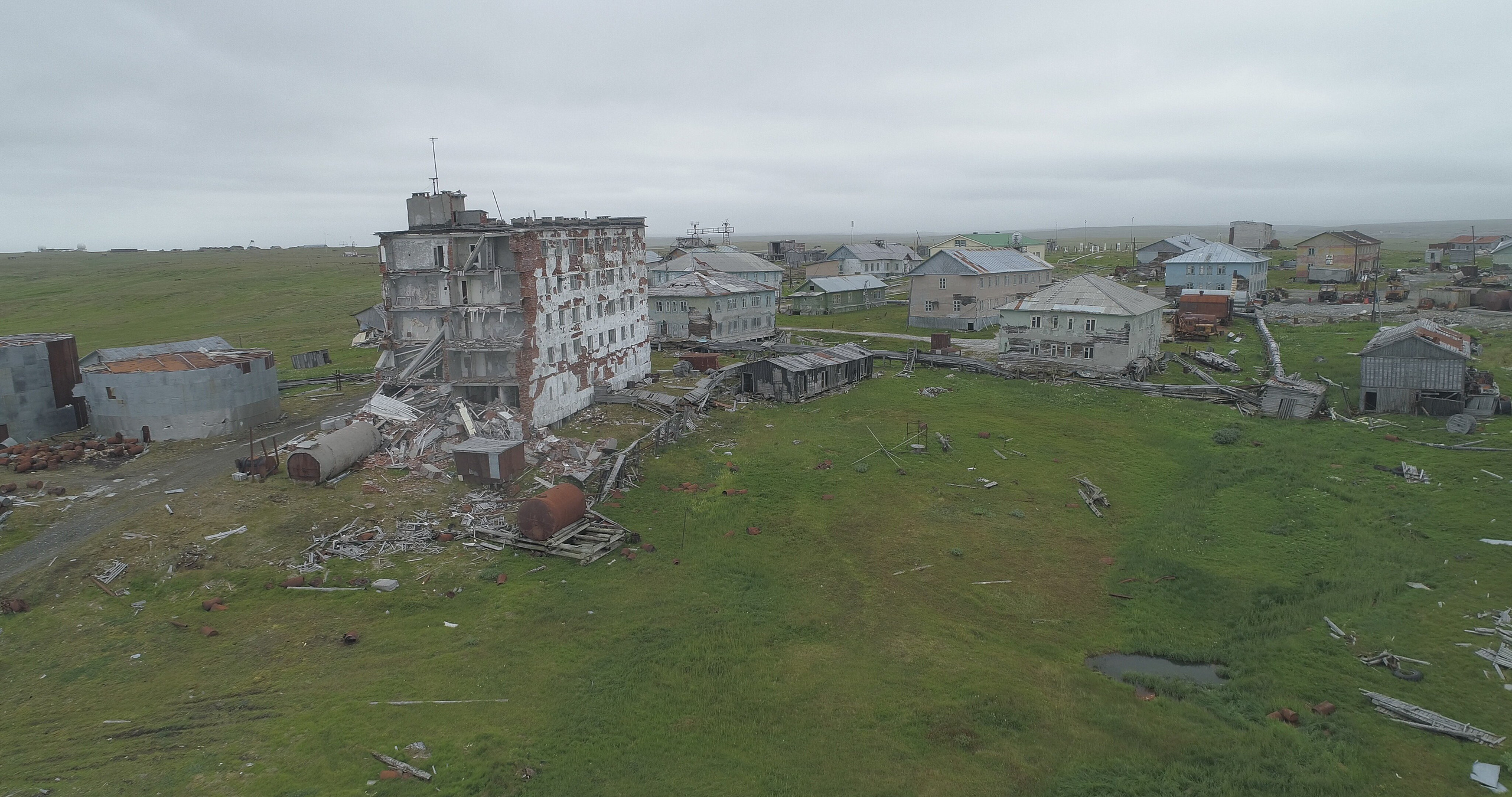 Амдерма — наука (2020 г.). Фотоальбом показывающий увлекательный мир авиации и мир медведей Андрея Иванова