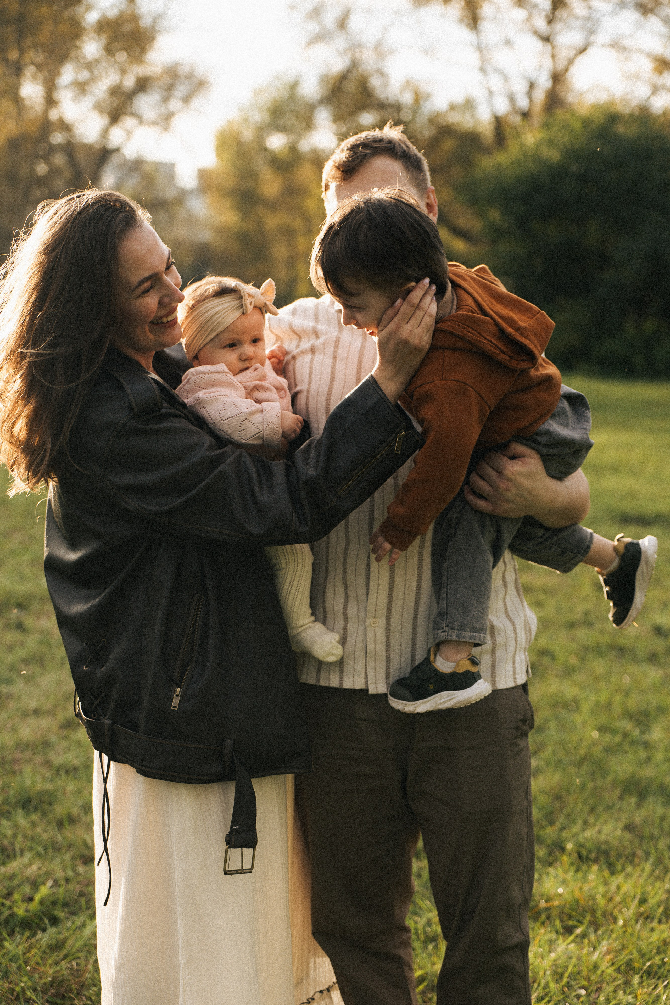 Семейная история на природе. Индивидуальные, семейные съемки, love story съемки фотограф в Красноярске Ирина Белова