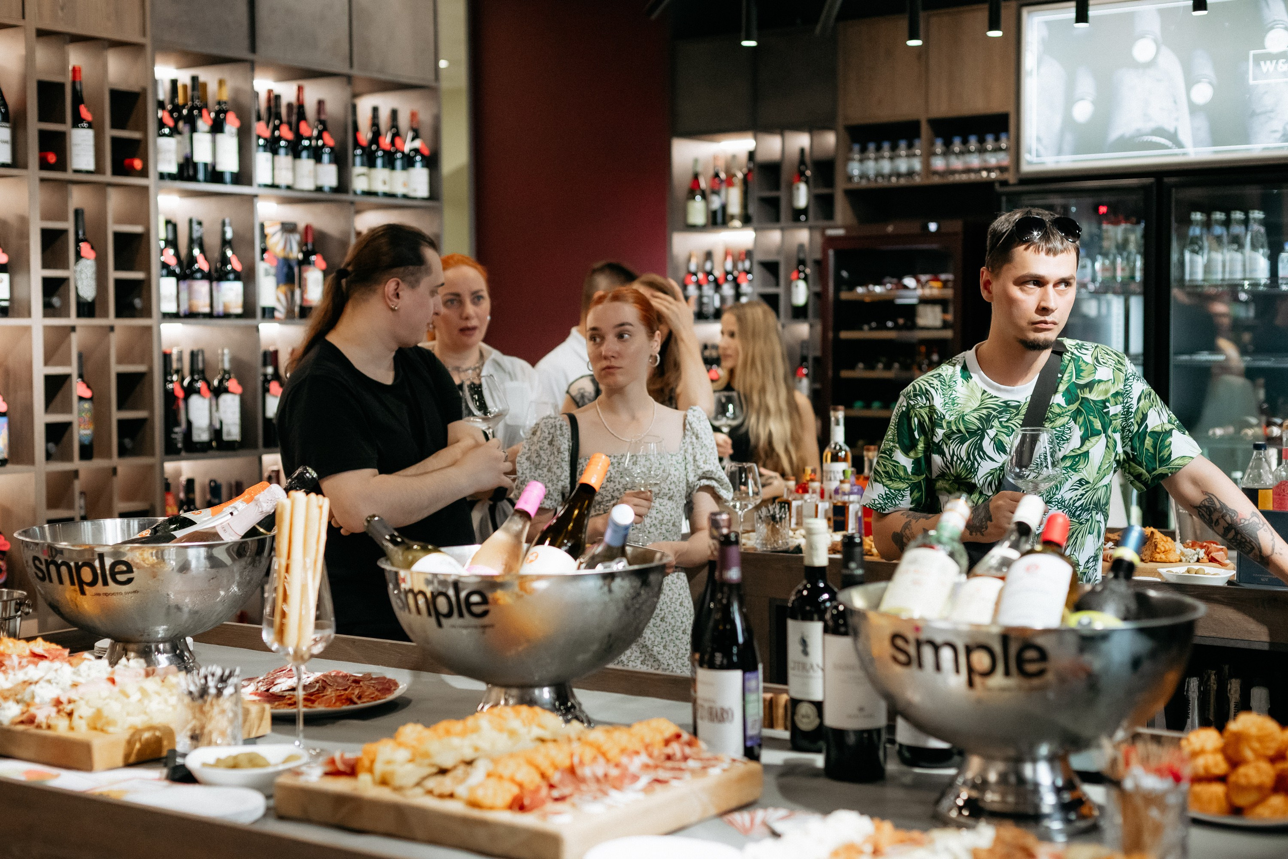 BY SIMPLE ВИНОТЕКА — ОТКРЫТИЕ. СВОИ. ФОТООТЧЕТЫ-СОБЫТИЯ-МЕСТА