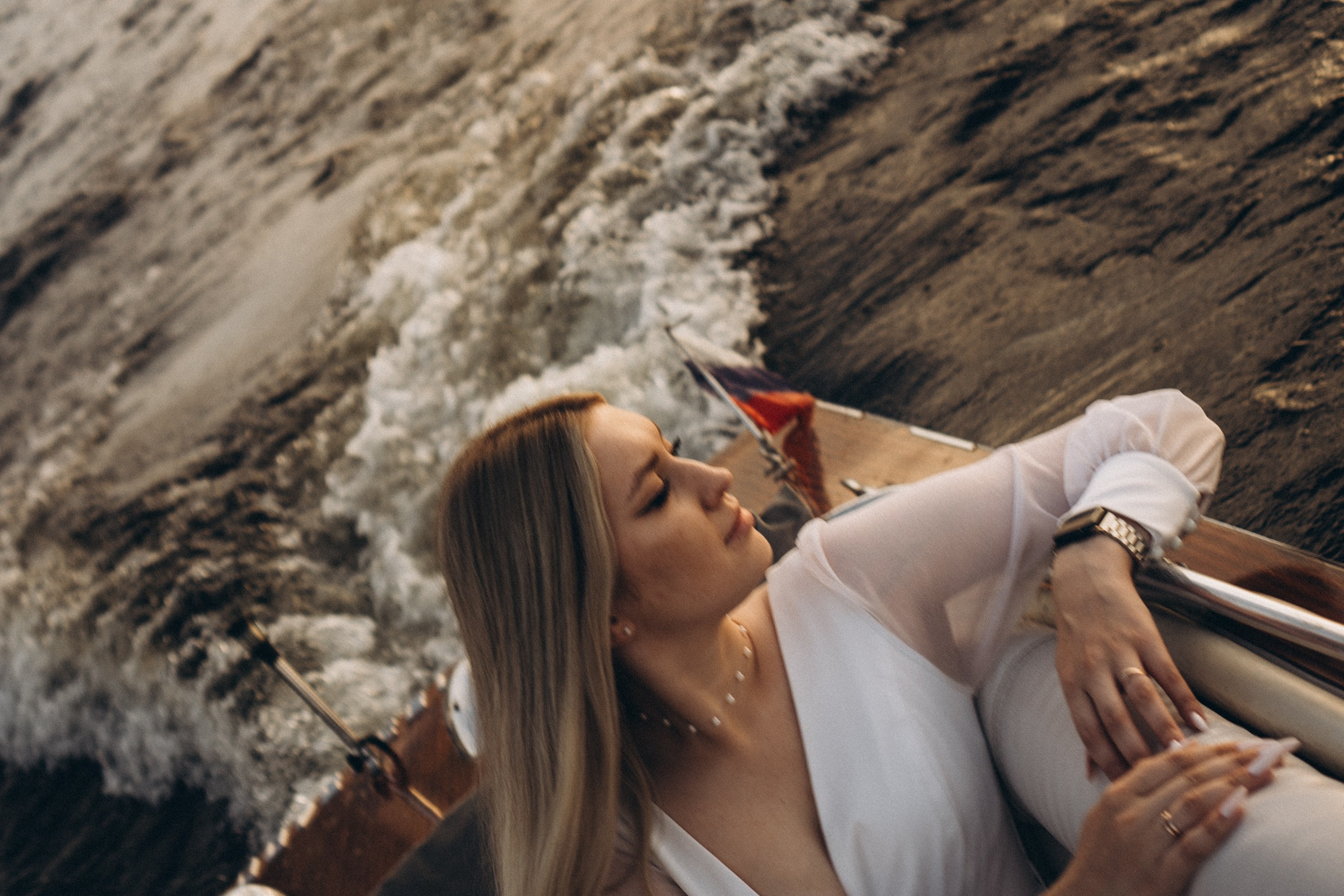 СВАДЕНБНАЯ СЬЕМКА НА КАТЕРЕ ПО КАНАЛАМ САНКТ-ПЕТЕРБУРГА И В АКВАТОРИИ НЕВЫ. Профессиональный фотограф, Санкт-Петербург — Виктория Богомолова