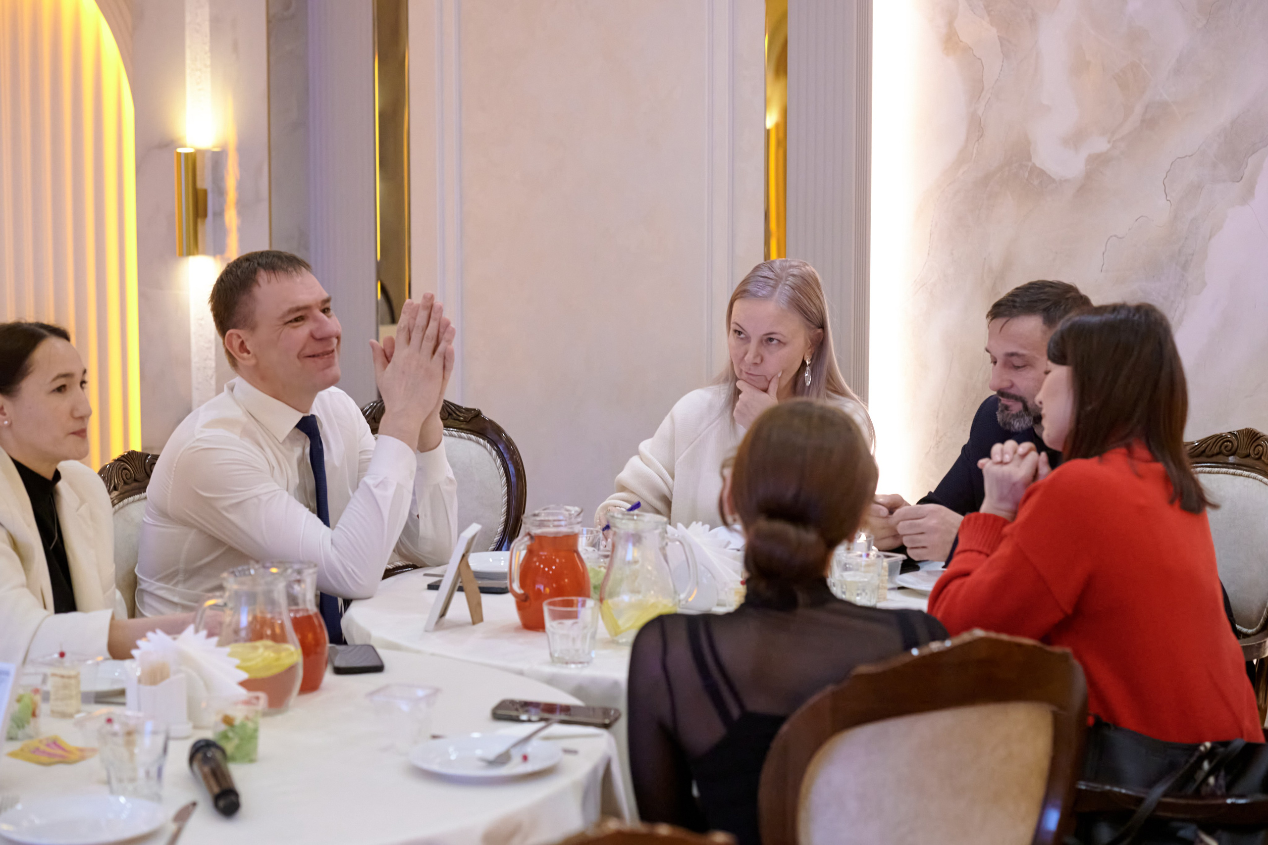 Корпоративная съемка праздников, семинаров и других мероприятий в Сургуте. Студия по производству фото- и видео-контента «АППЕРТУРА»