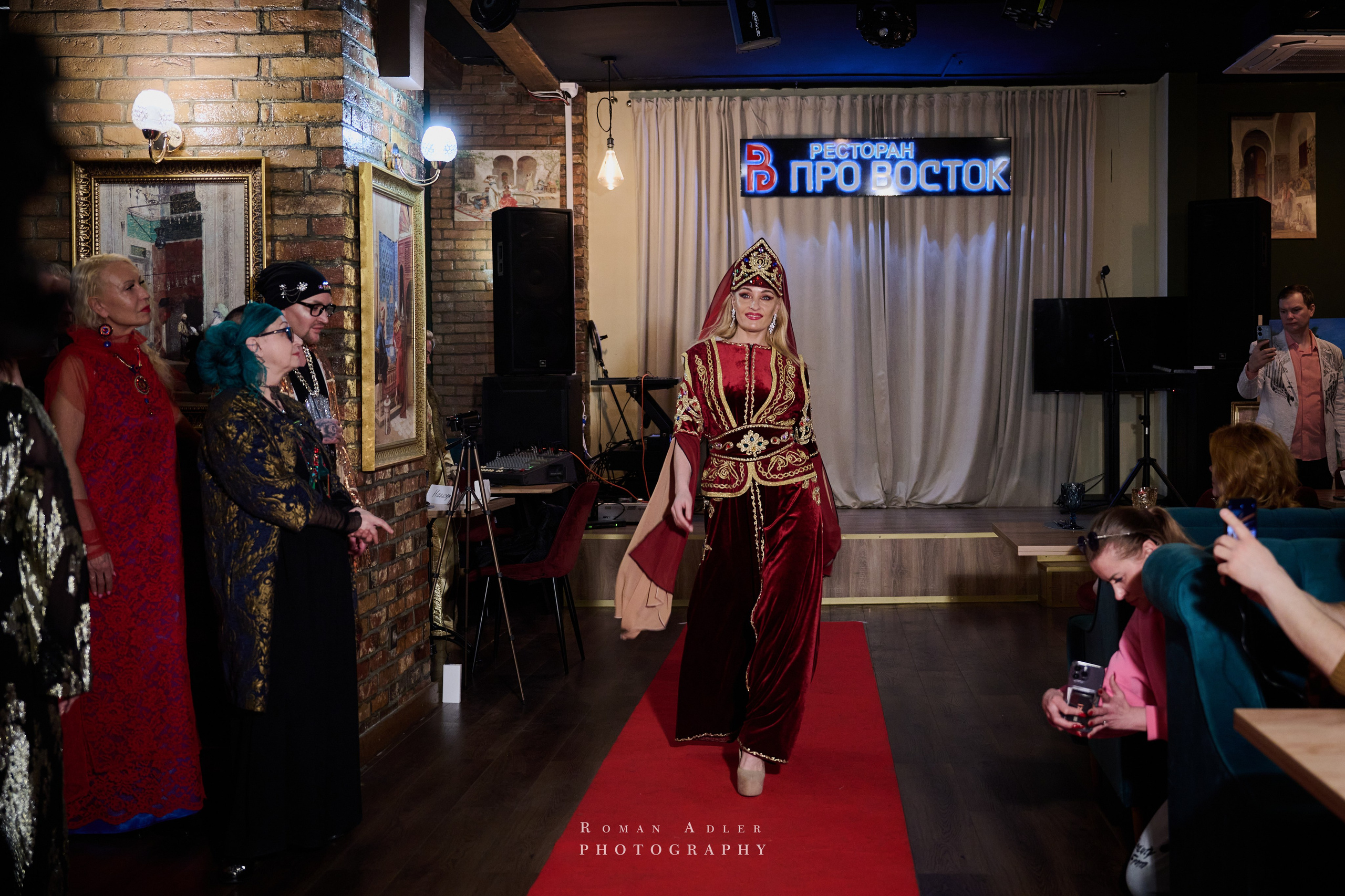 ТОП 50 успешных персон России. Фотограф Роман Адлер