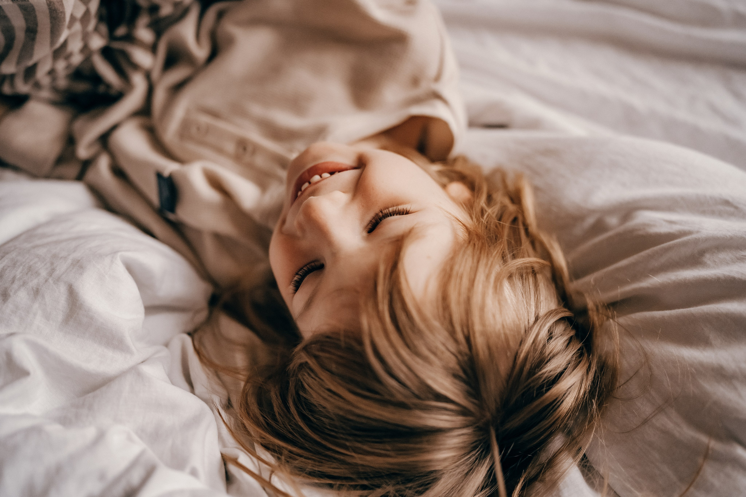 Объятья и немного баловства. Главная