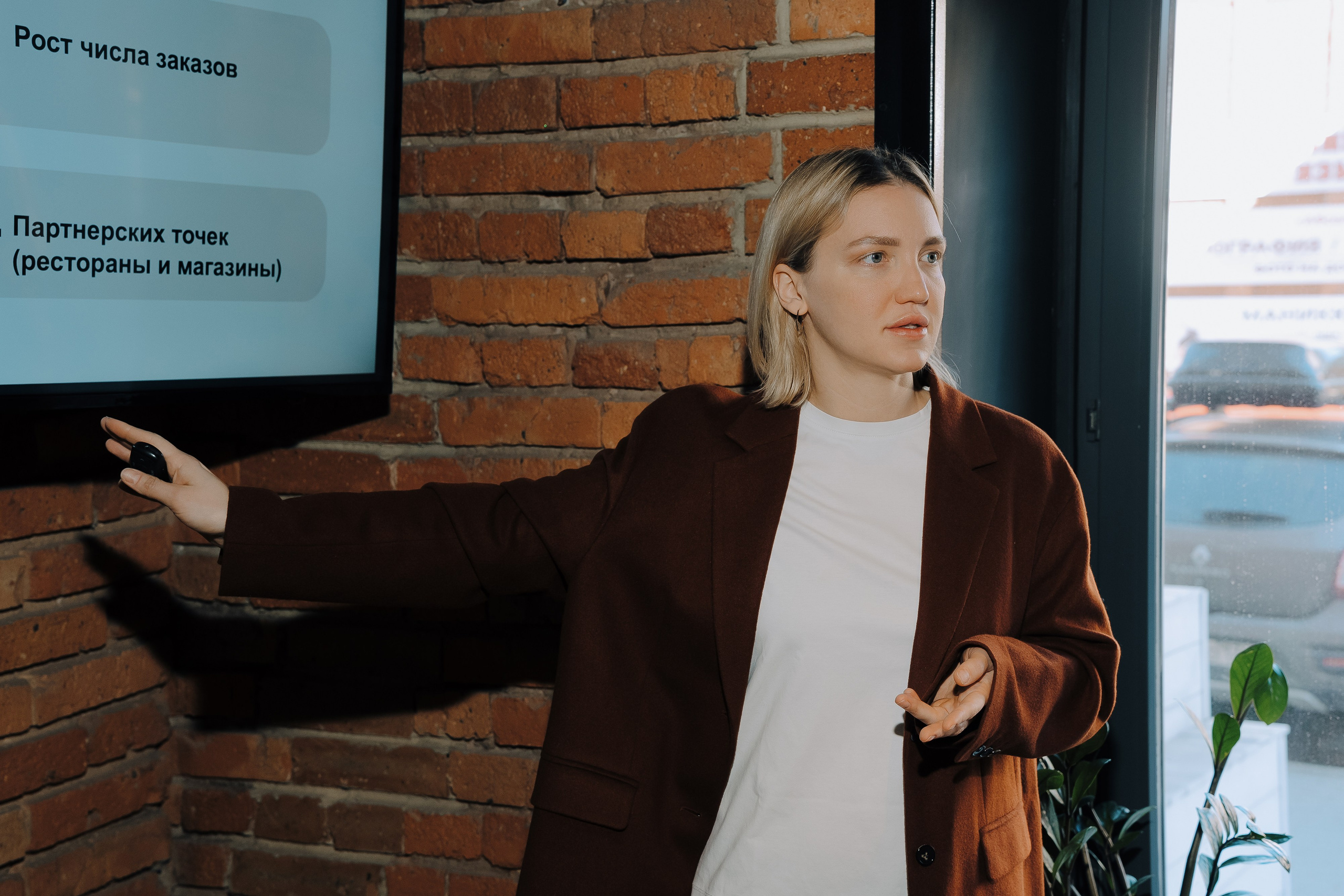 ЯНДЕКС ЕДА ПРЕСС-ЗАВТРАК. Репортажный фотограф Зуев Роман г. Челябинск