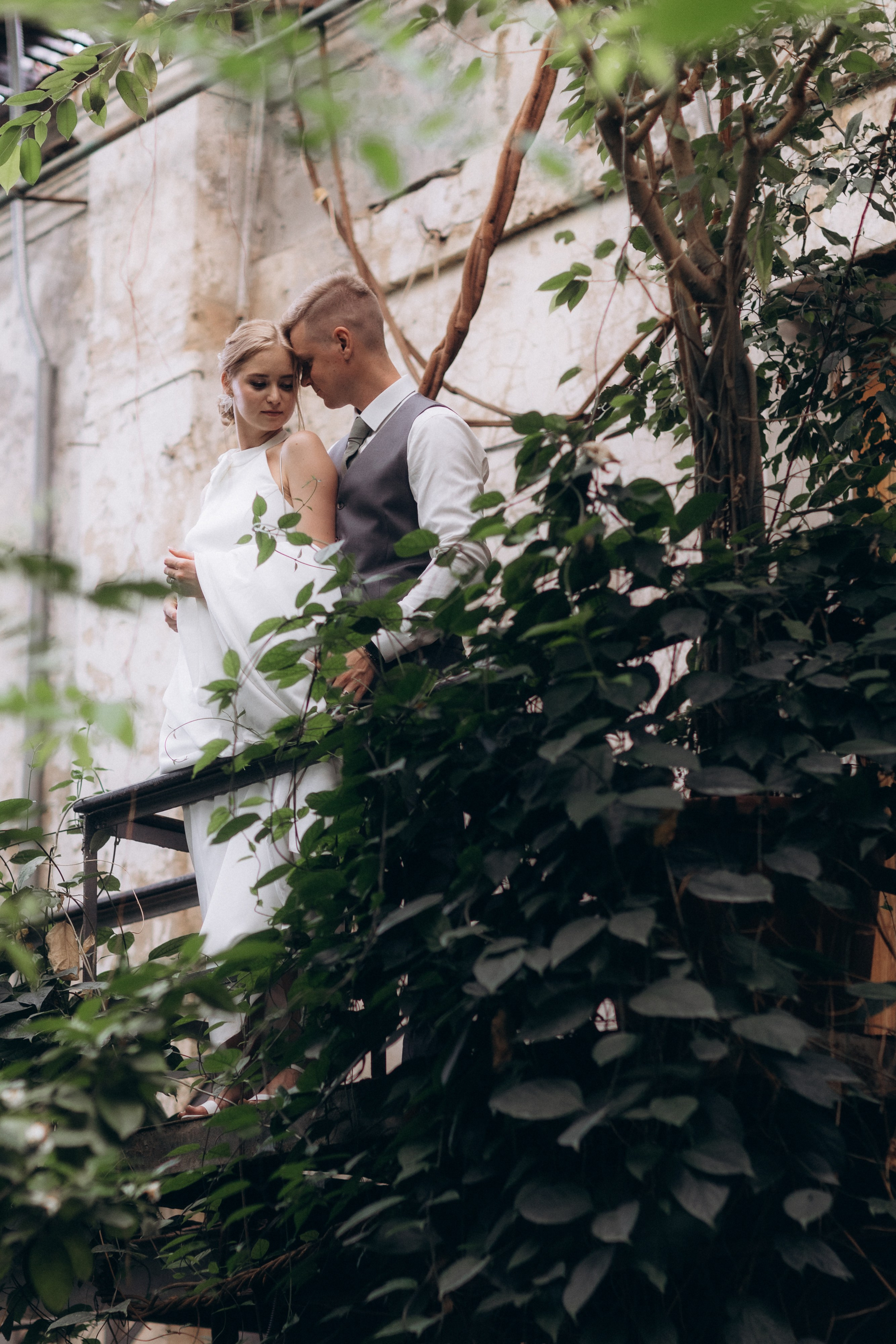 Свадебная фотосессия в Главном Ботаническом саду и в оранжерее. Свадебный фотограф в Москве Мария Крош