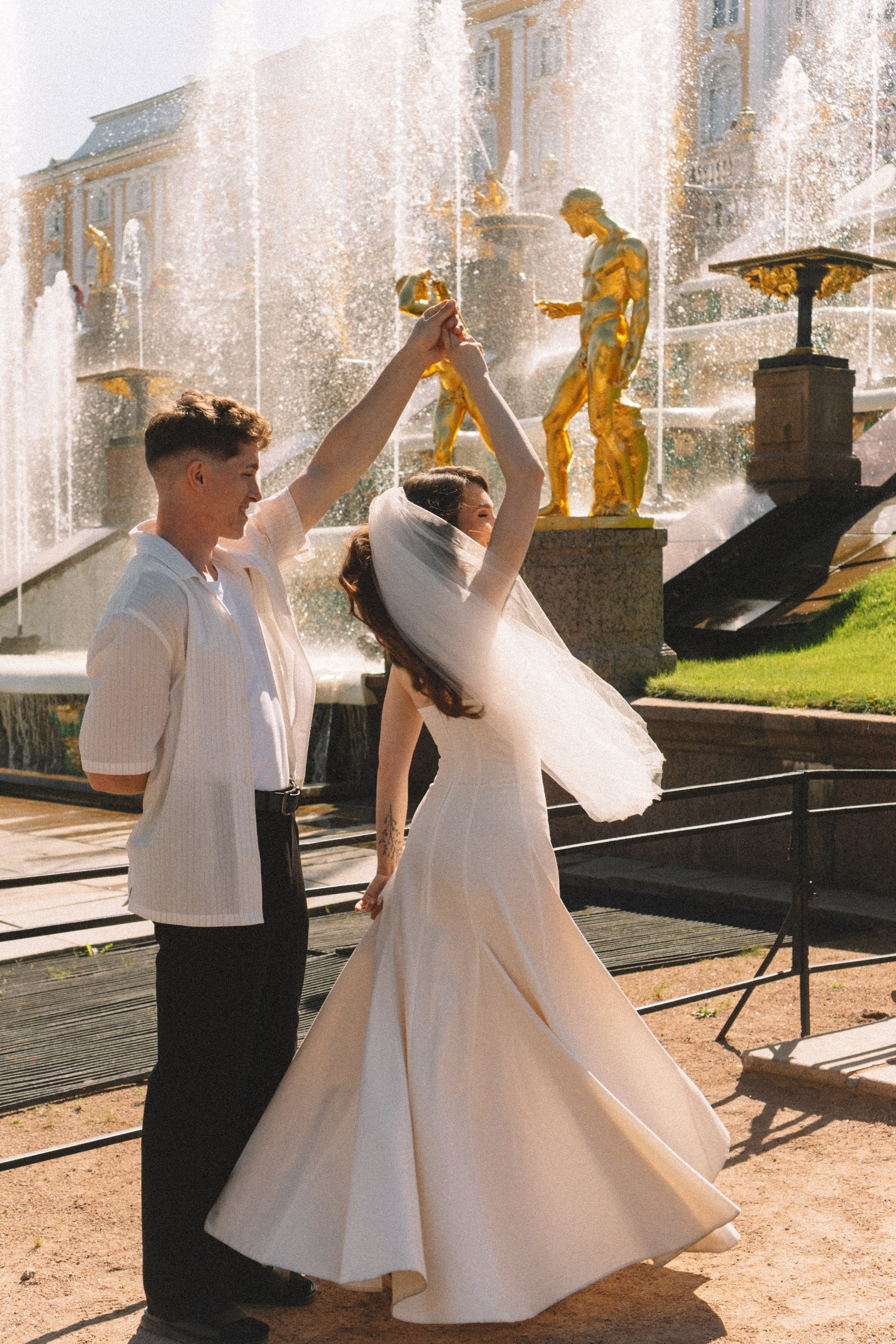 СВАДЕБНАЯ СЬЕМКА В ПЕТЕРГОФЕ И СЬЕМКА РЕПОРТАЖА В ЗАГСЕ ПЕТЕРГОФА. Профессиональный фотограф, Санкт-Петербург — Виктория Богомолова