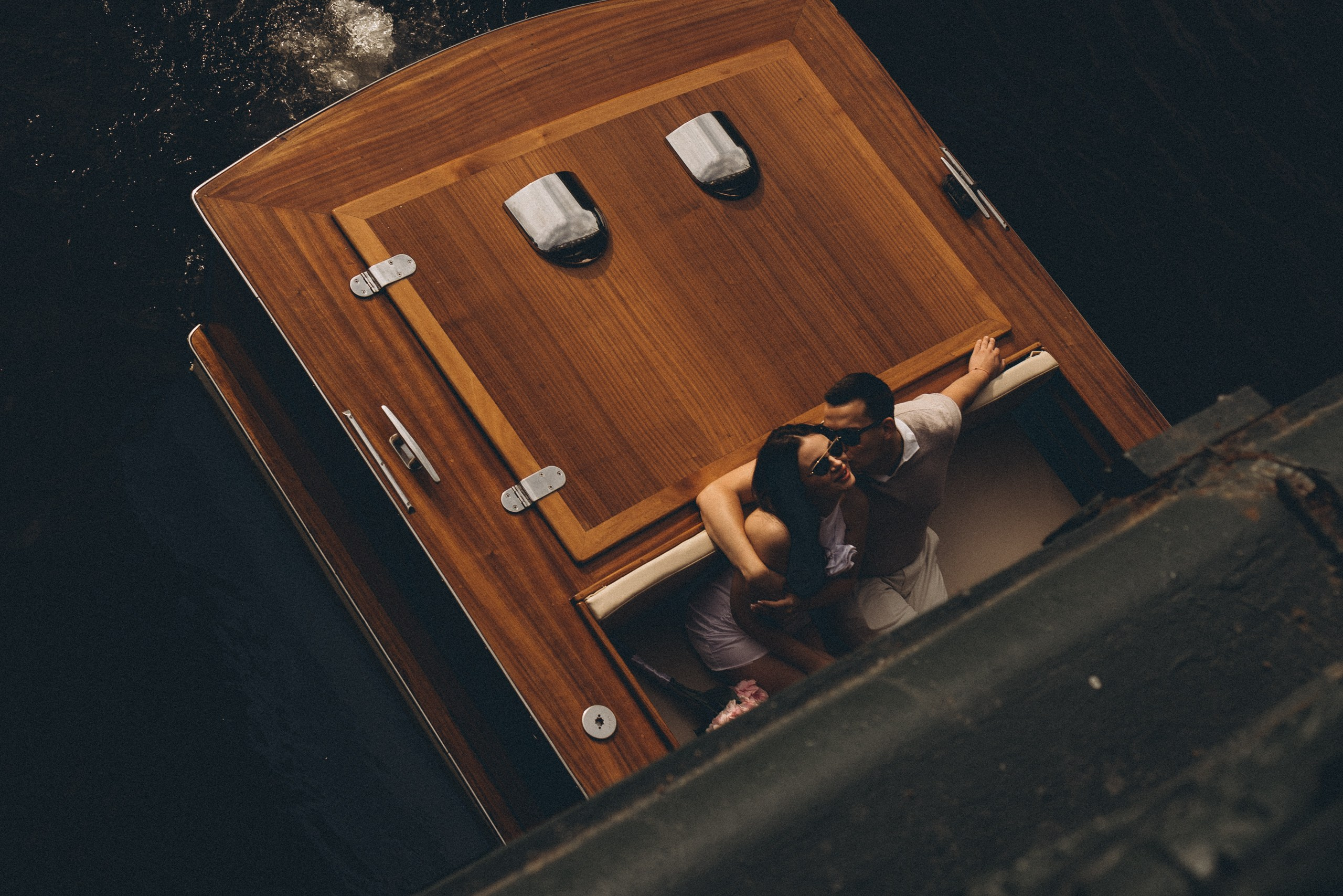 СВАДЕНБНАЯ СЬЕМКА НА КАТЕРЕ ПО КАНАЛАМ САНКТ-ПЕТЕРБУРГА И В АКВАТОРИИ НЕВЫ. Профессиональный фотограф, Санкт-Петербург — Виктория Богомолова