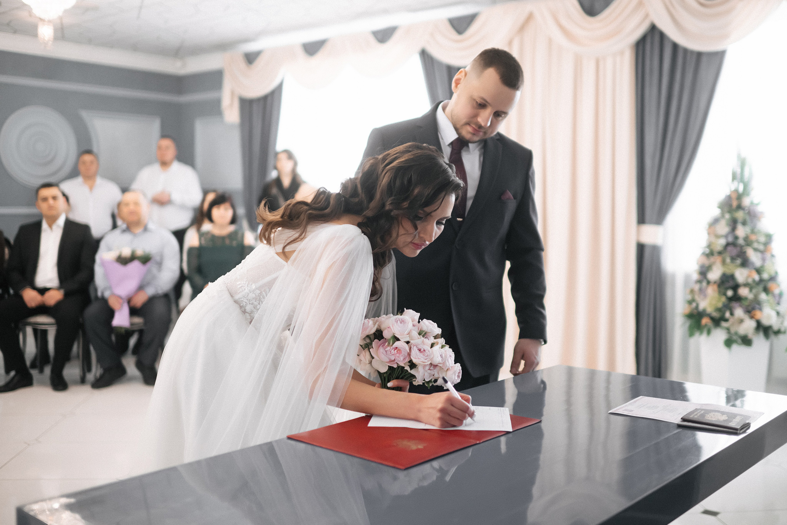 Свадебный фотограф Новосибирск по доступной цене