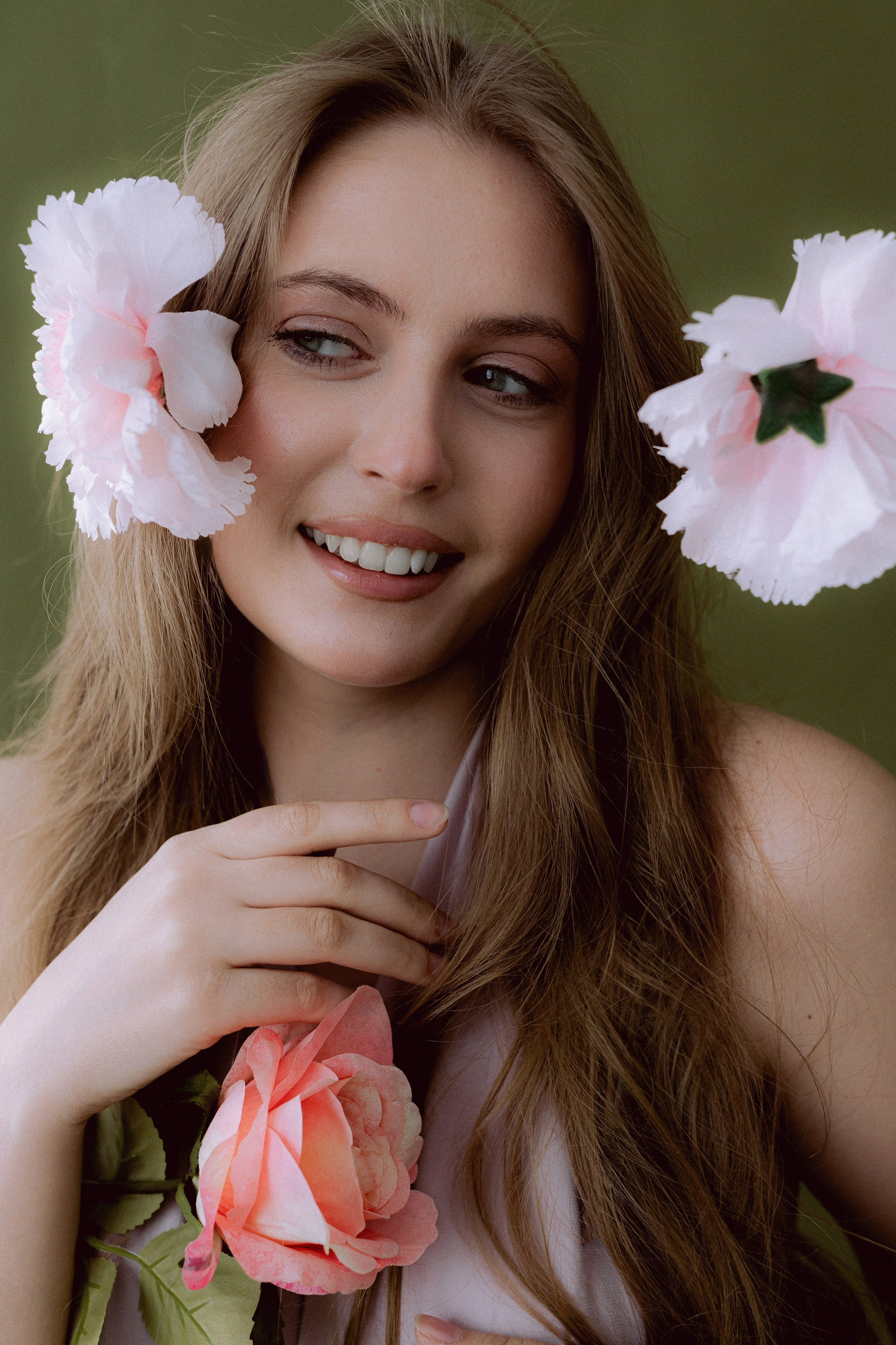 ЦВЕТОЧНАЯ ЭСТЕТИКА — СТУДИЙНЫЙ ПОРТРЕТ. Портретный, семейный и репортажный фотограф в Ставрополе Ульяна Доценко