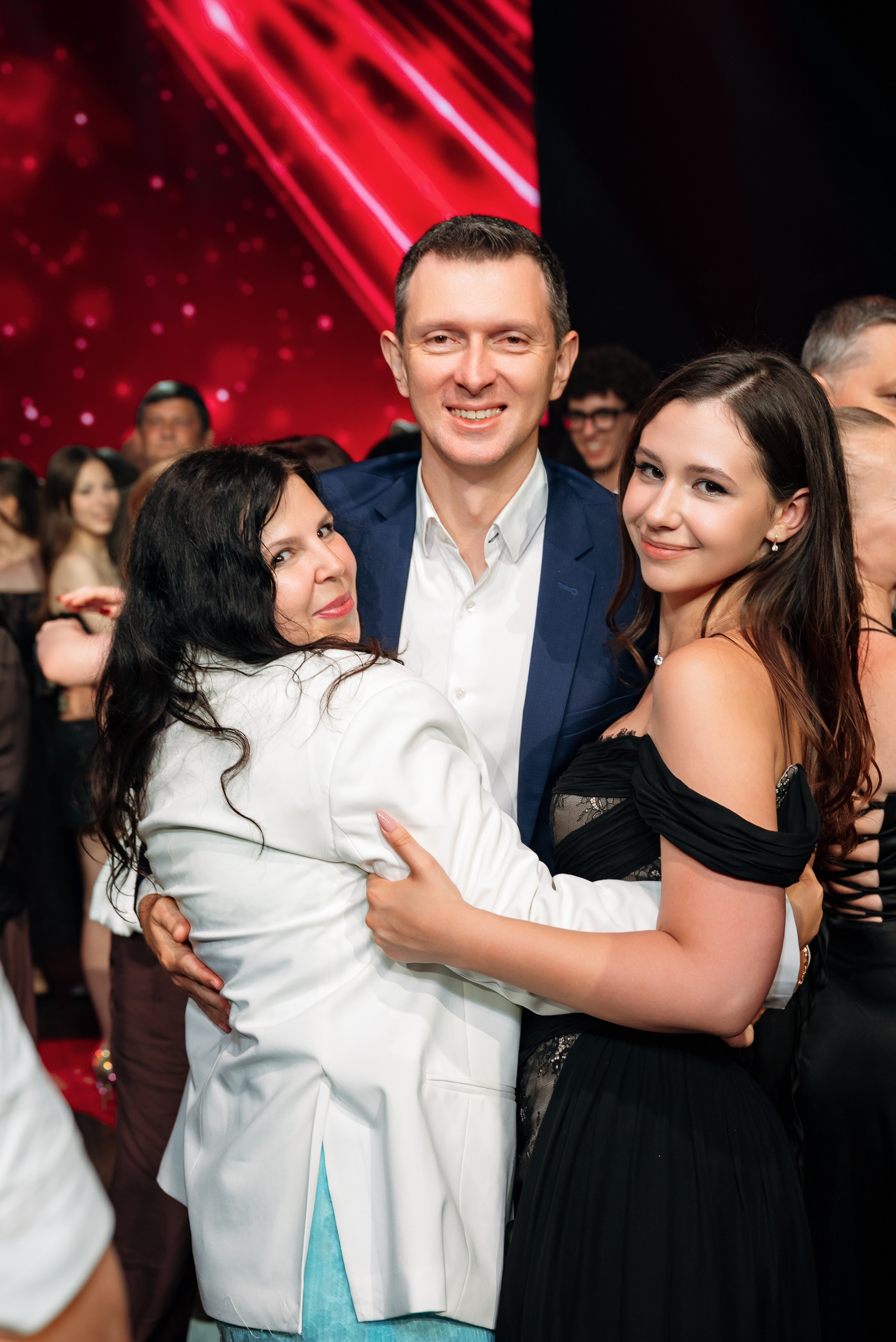 Выпускной вечер. Красная дорожка. Фотограф семейный мероприятия Краснодар Анапа Геленджик Новороссийск Поборежье