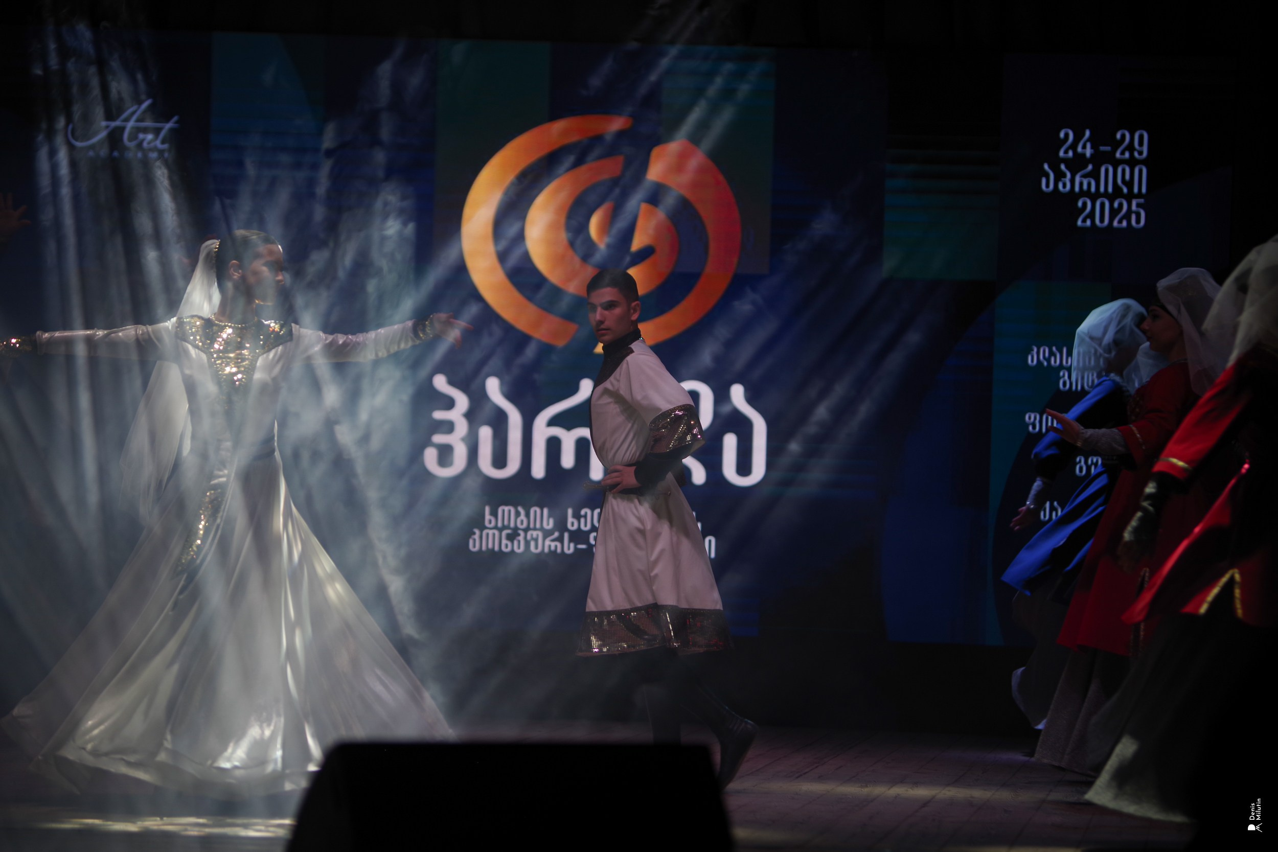 Танцы в Хоби. Портретный фотограф Денис Милютин