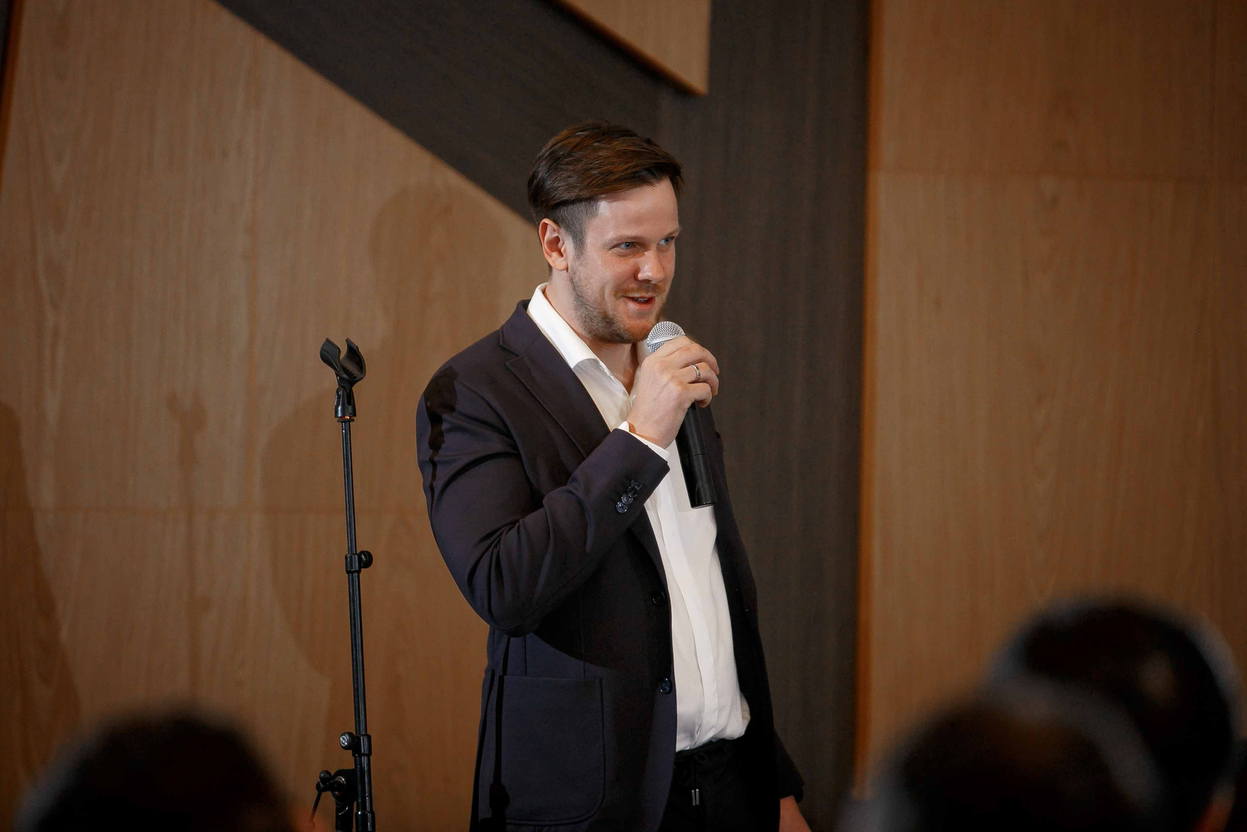 Конференция в «Азимуте». Ваш репортажный фотограф Артемий Антонов