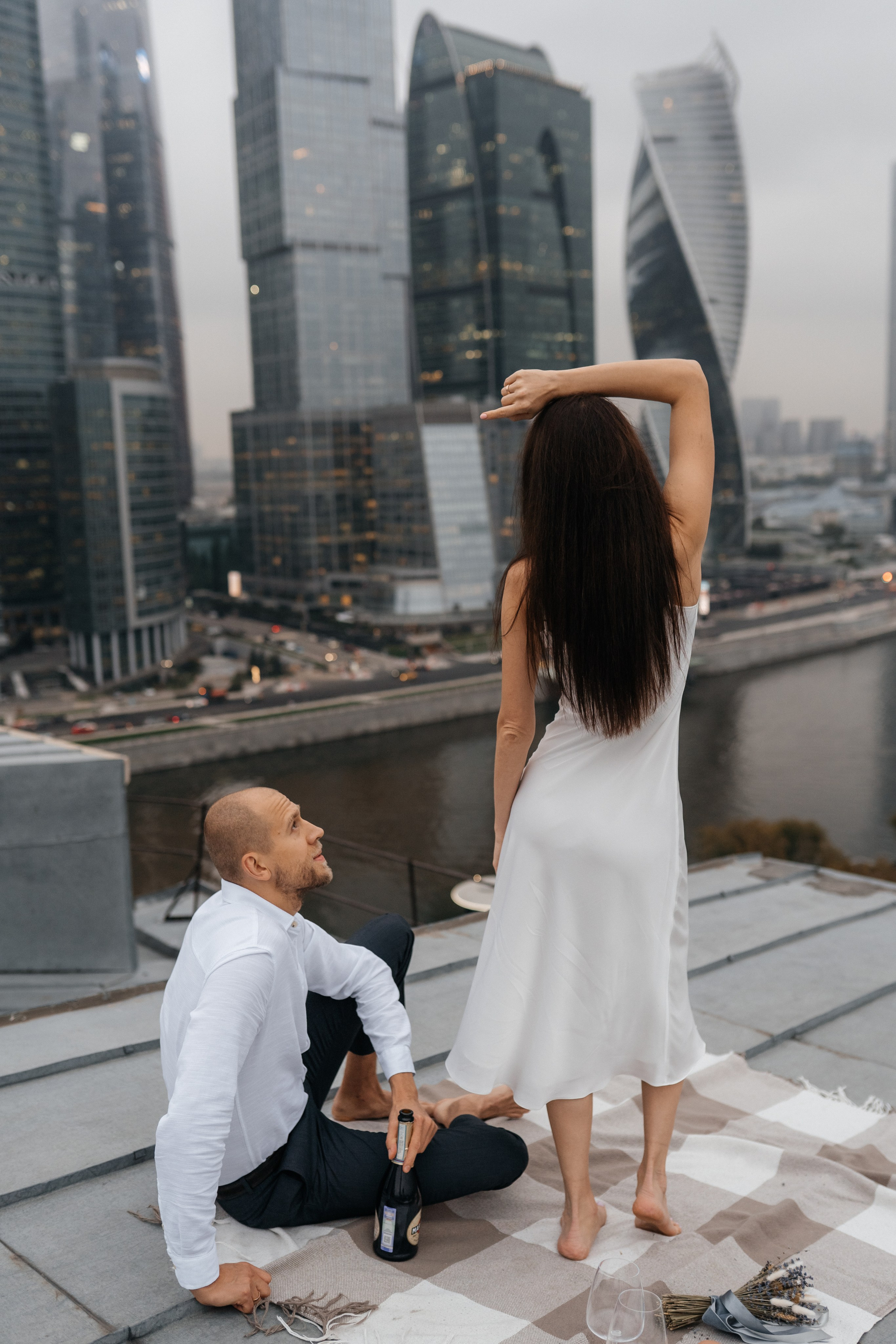 Свадебная прогулка «На крыше». Семейный и свадебный фотограф в Москве Виктория Махова