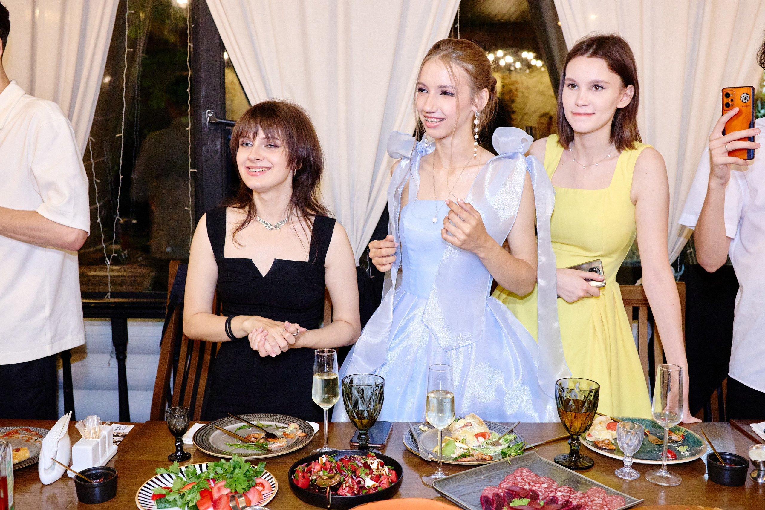 Выпускной 35 Сош. Фотограф Выпускные альбомы Таганрог Сергей Коробченко