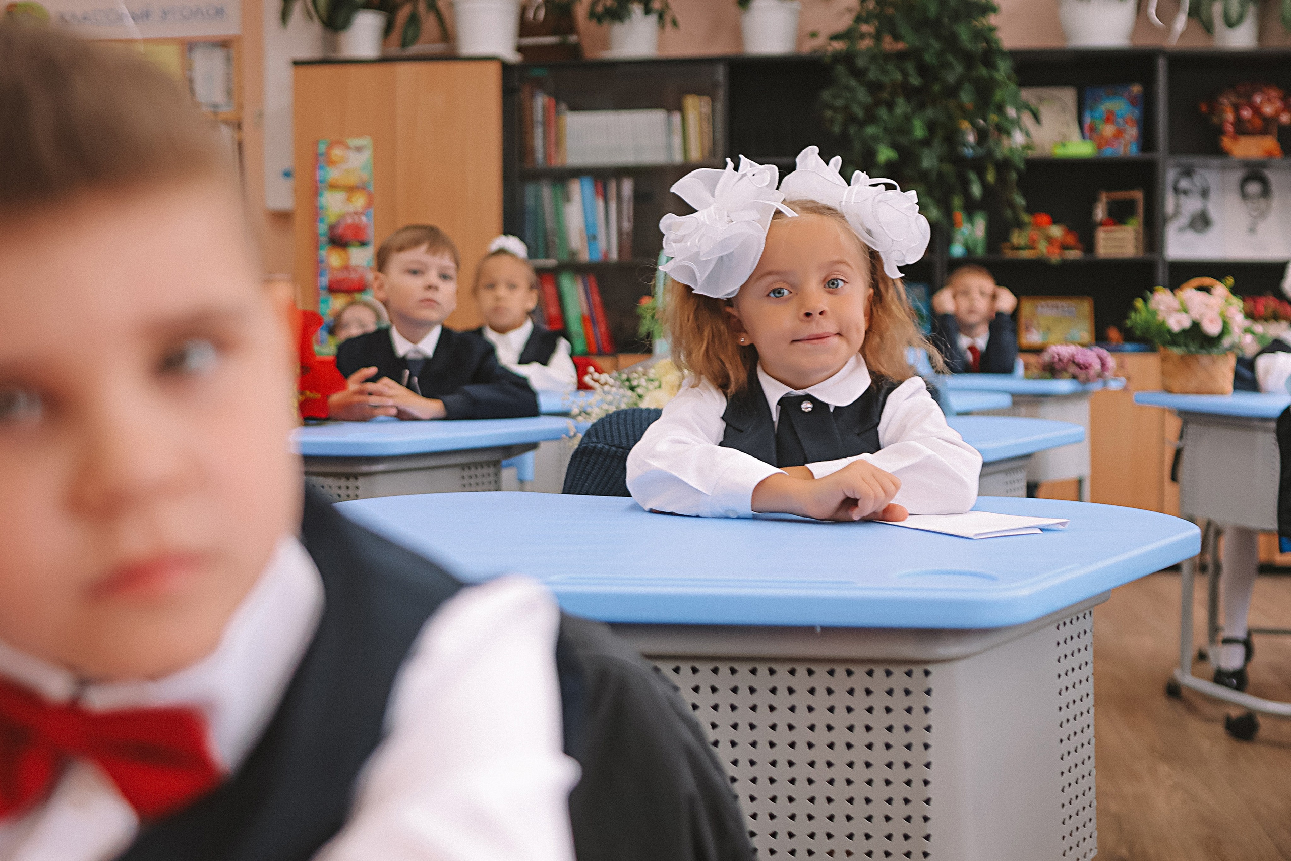 1 сентября линейка+кл час+портреты. Семейный фотограф Тюмень, фотограф на роды Салмина Мария