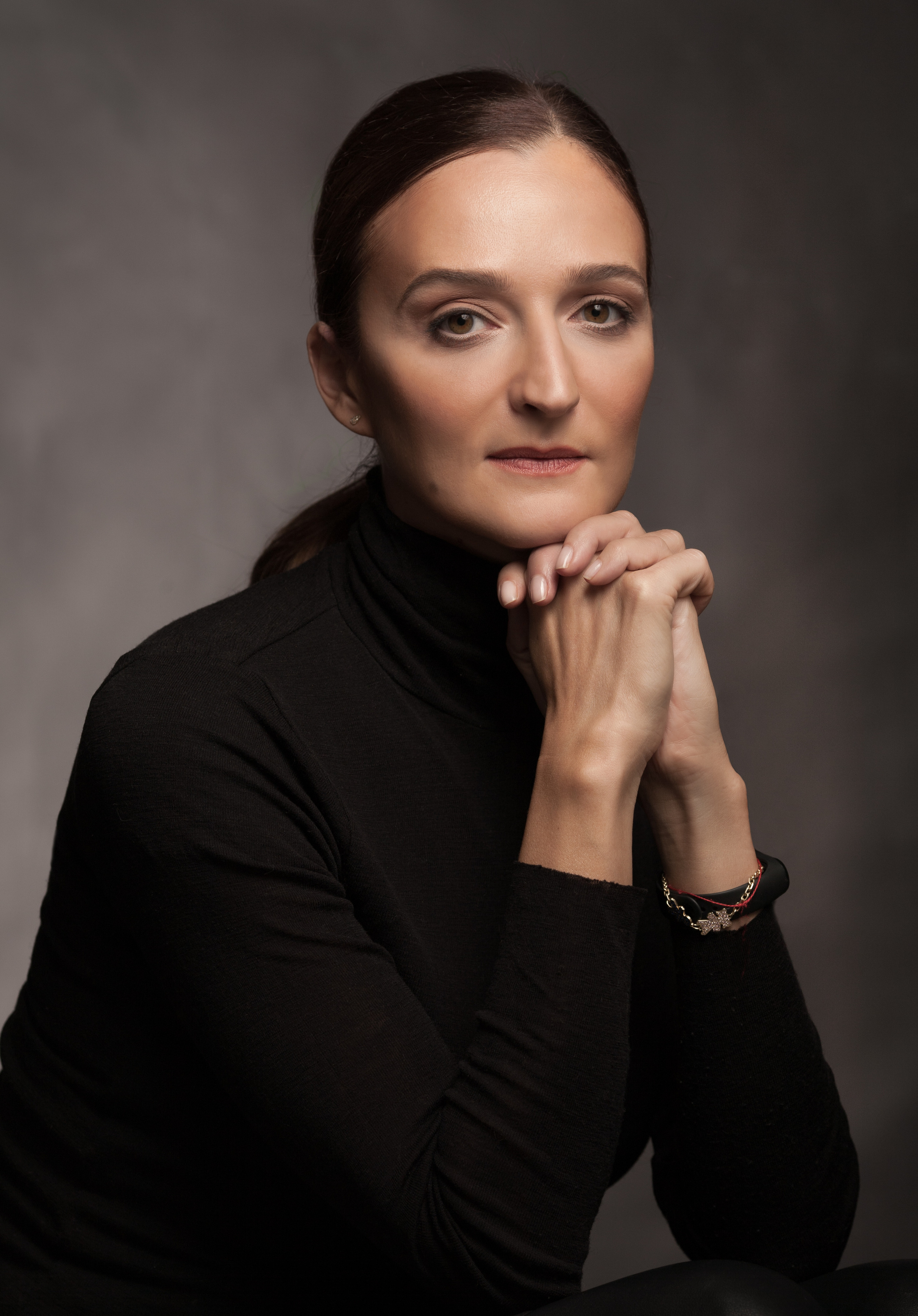 Полина. Евгений Левитан-Военский, портретный фотограф в Москве