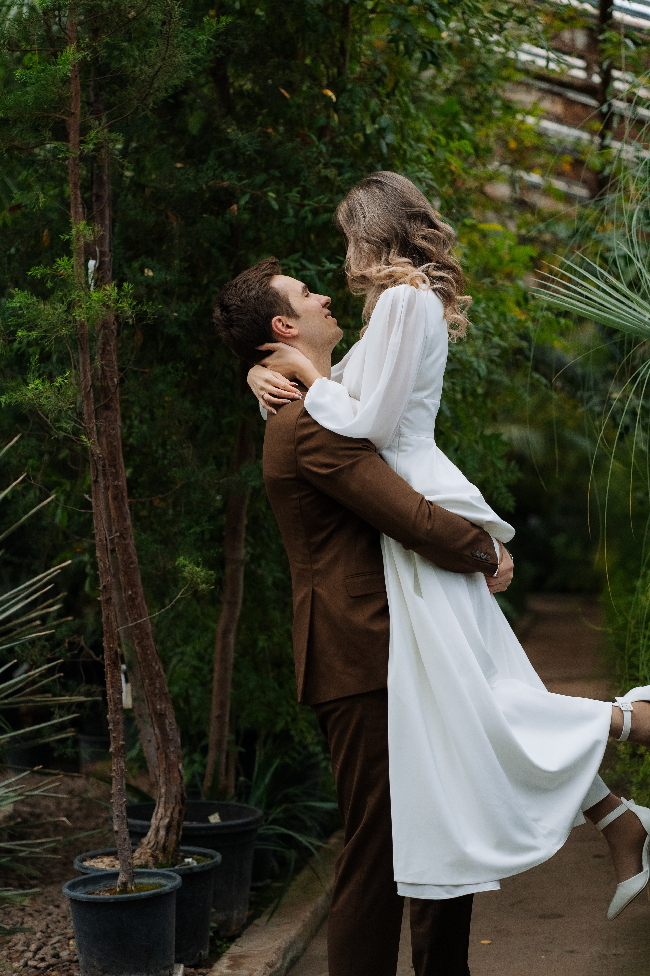 Свадебная фотосессия в оранжерее, Москва. Свадебный фотограф в Москве Анна Полушина