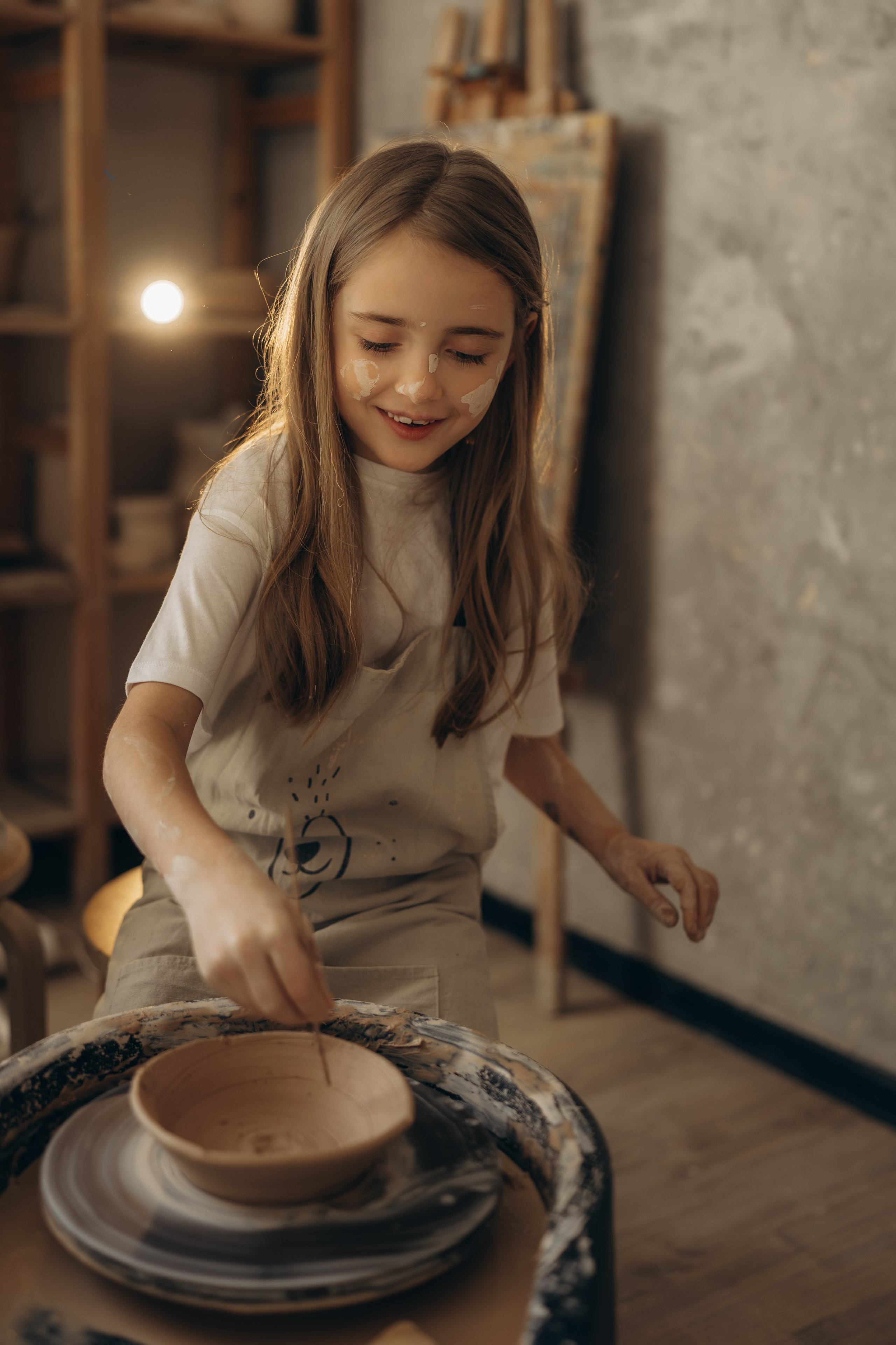 В гончарной мастерской. Семейный фотограф Москва. Фотограф беременности и материнства Москва