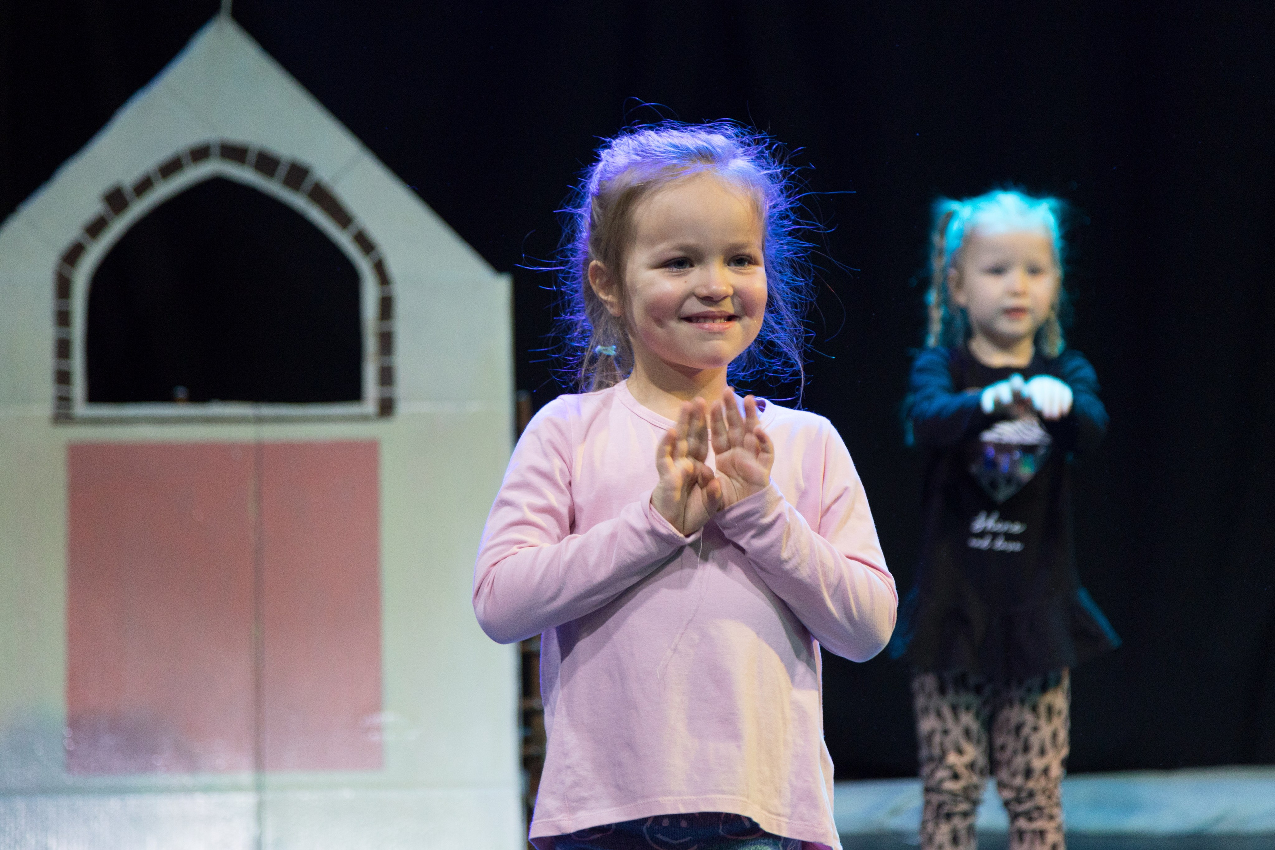 Отчетный танцевальный концерт детей 2-7 лет. Детский и контент фотограф Надя Волкова Санкт-Петербург