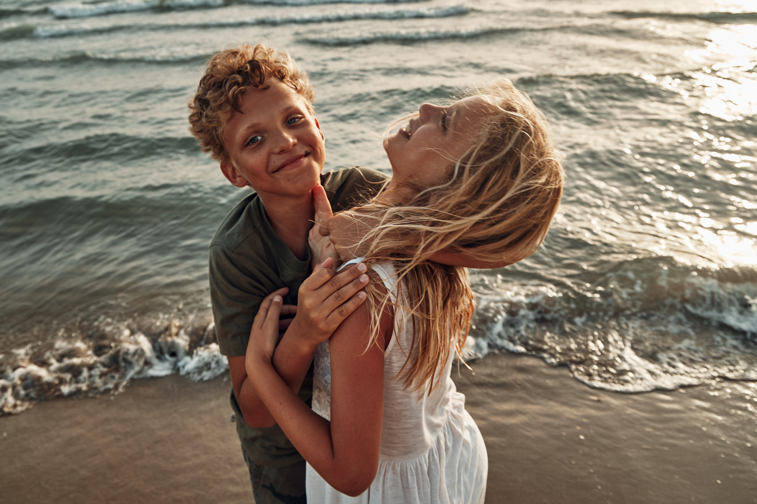 Passeggiata al mare. Fotografo di famiglie e ritrattista in Italia (Toscana)