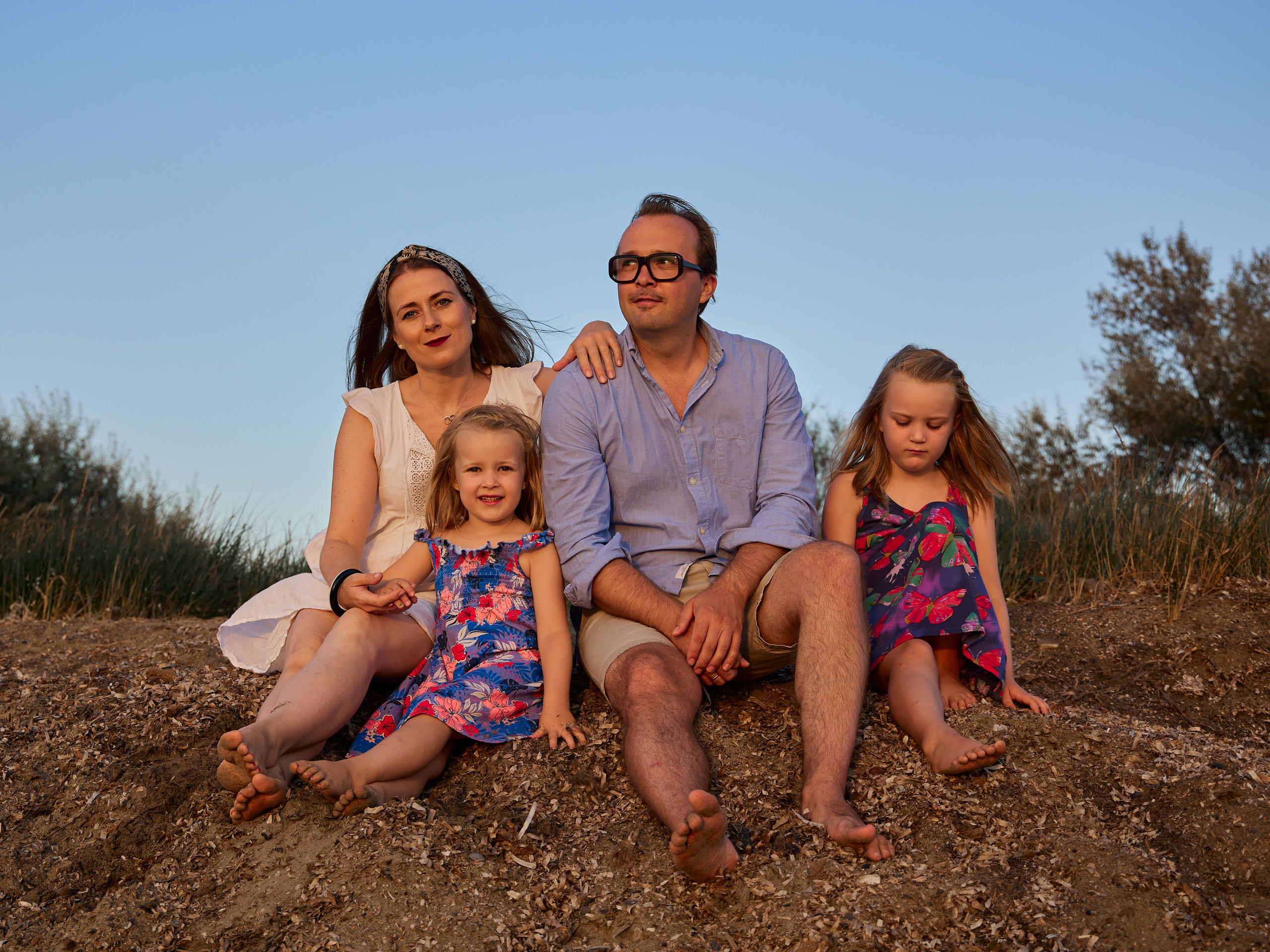 Sessione fotografica di famiglia al mare. Fotografo di famiglie e ritrattista in Italia (Toscana)