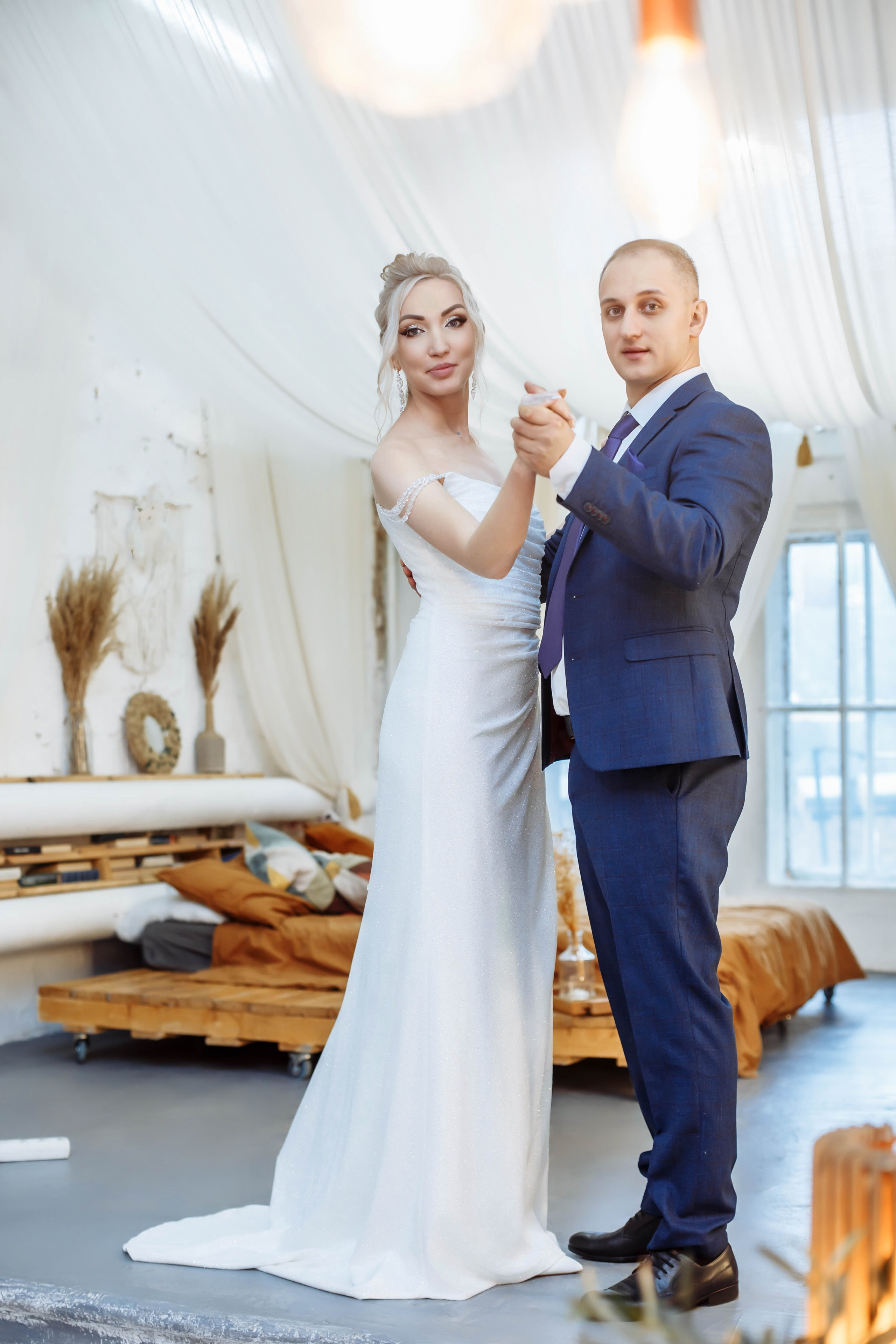 Свадьба в фотостудии, и фото и видео ролик на память, фотограф Павел Коротков