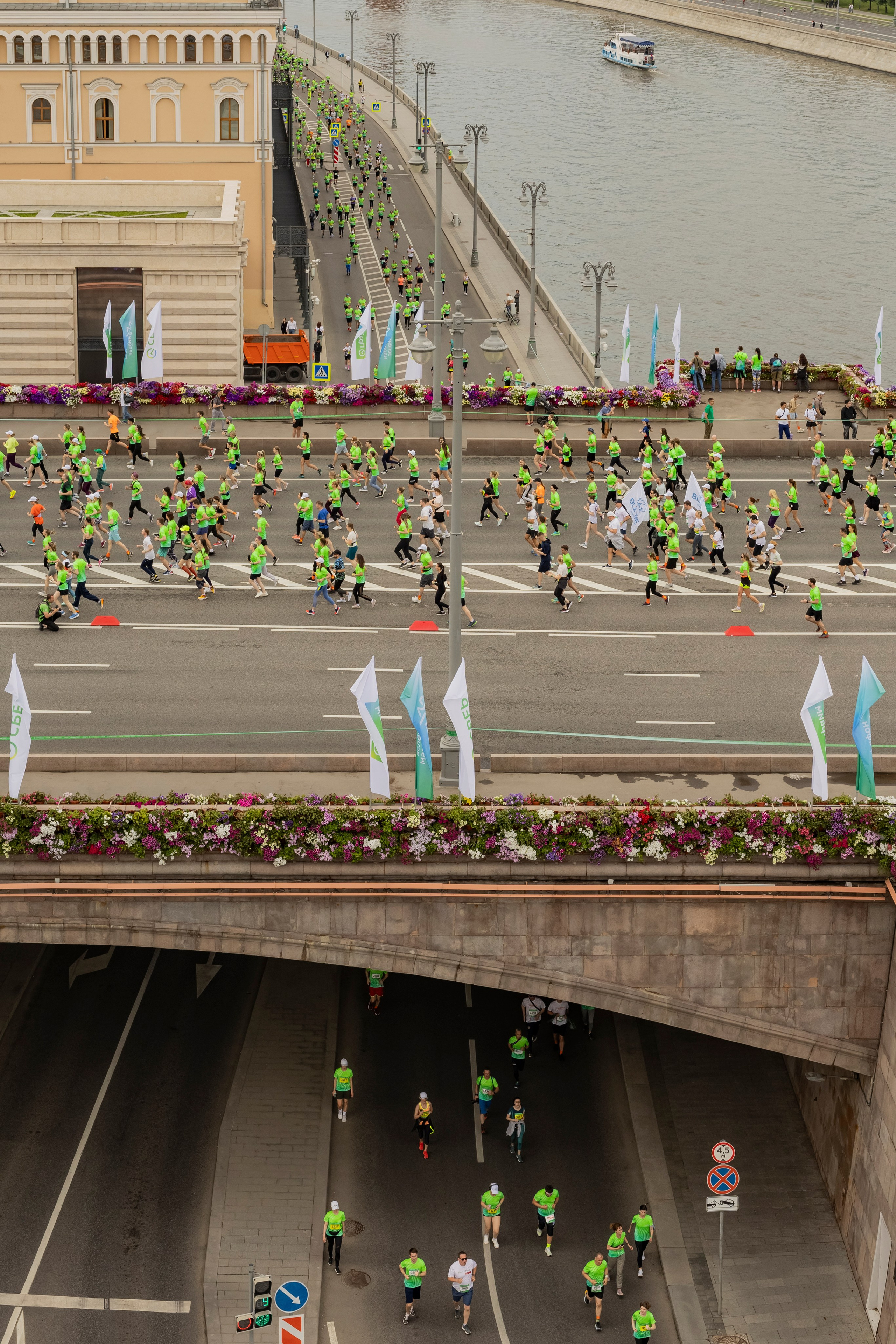 Сбер Зелёный Марафон 2025 Балчуг. Репортажный, event, концертный и backstage фотограф из Москвы Виталий Кривцов