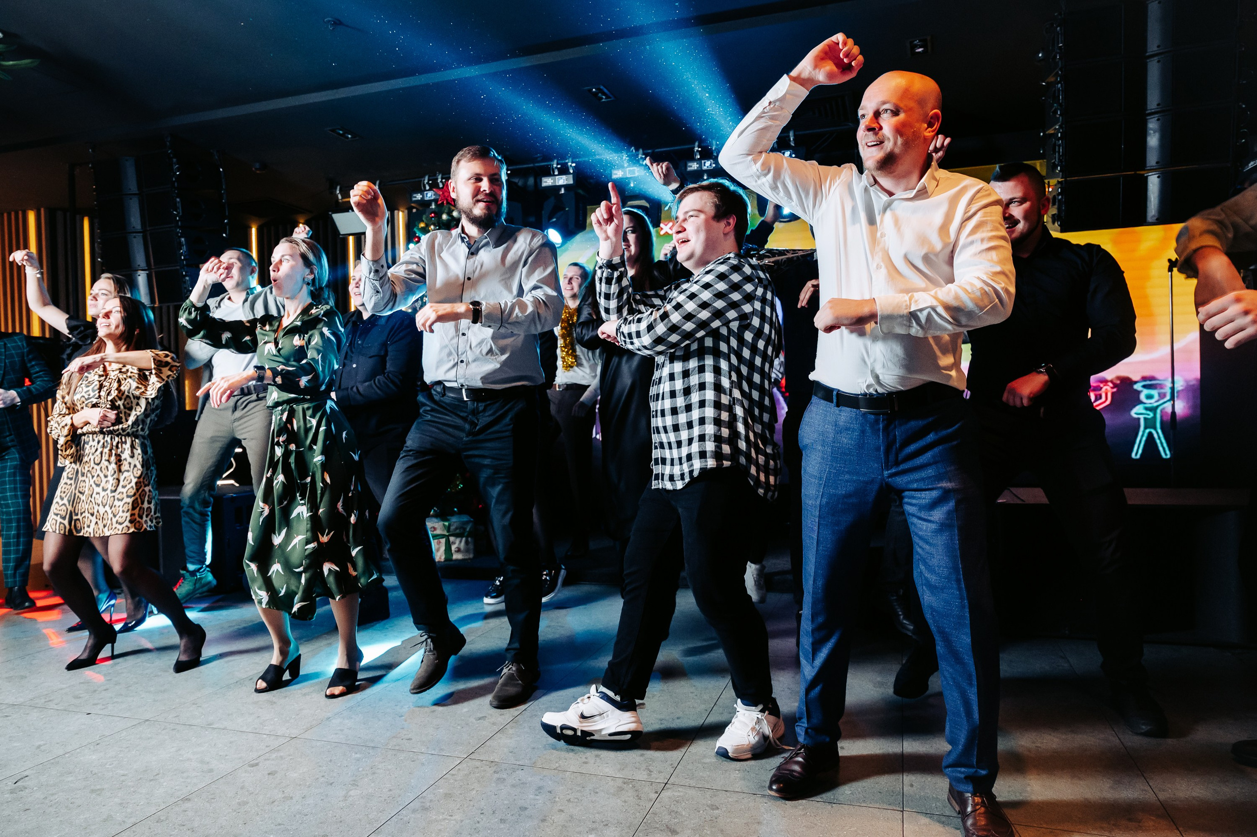 Новогодний корпоратив в караоке баре. Фотограф Дмитрий Сермяжко