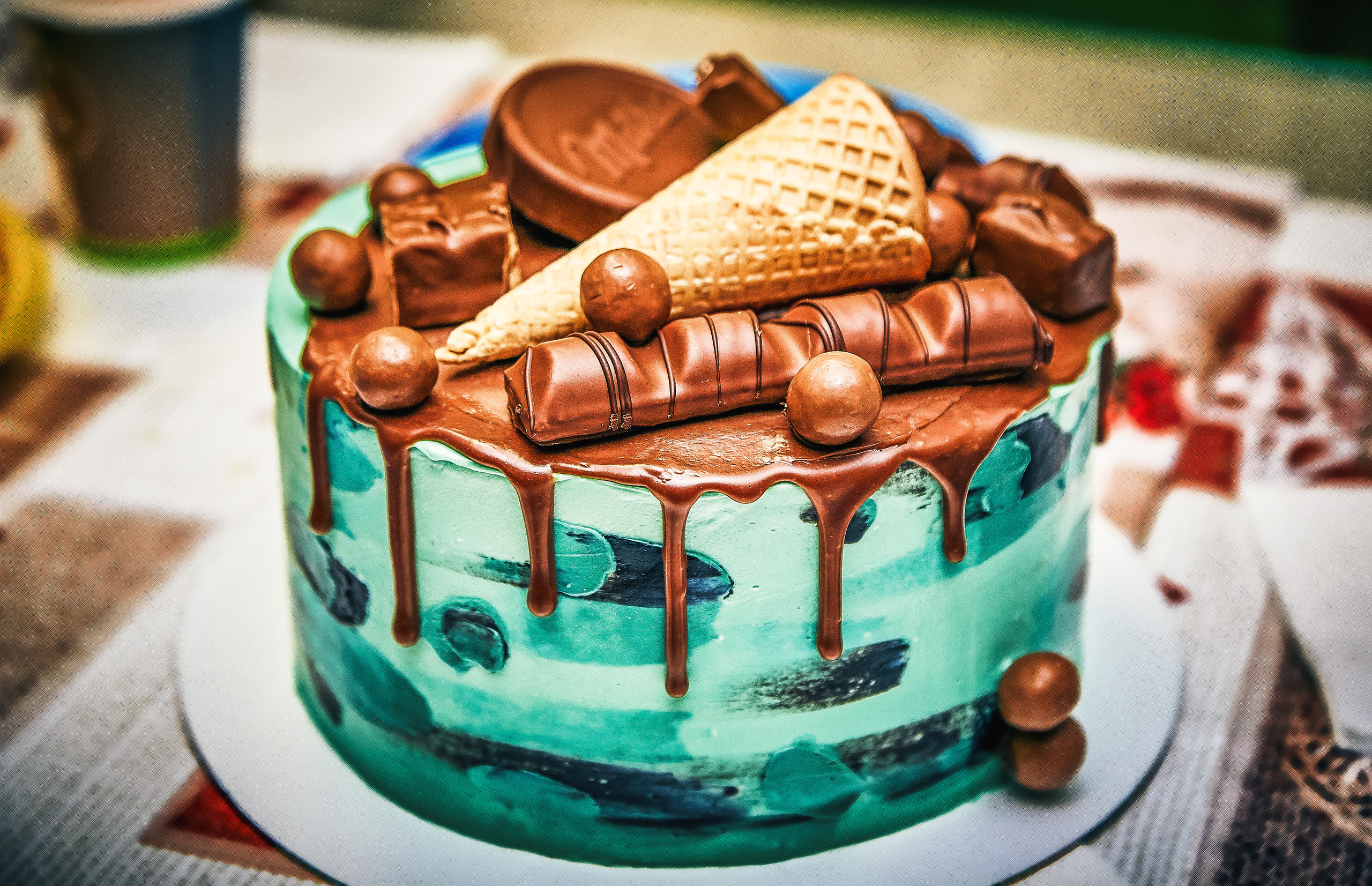 Шоколадный торт на день рождения